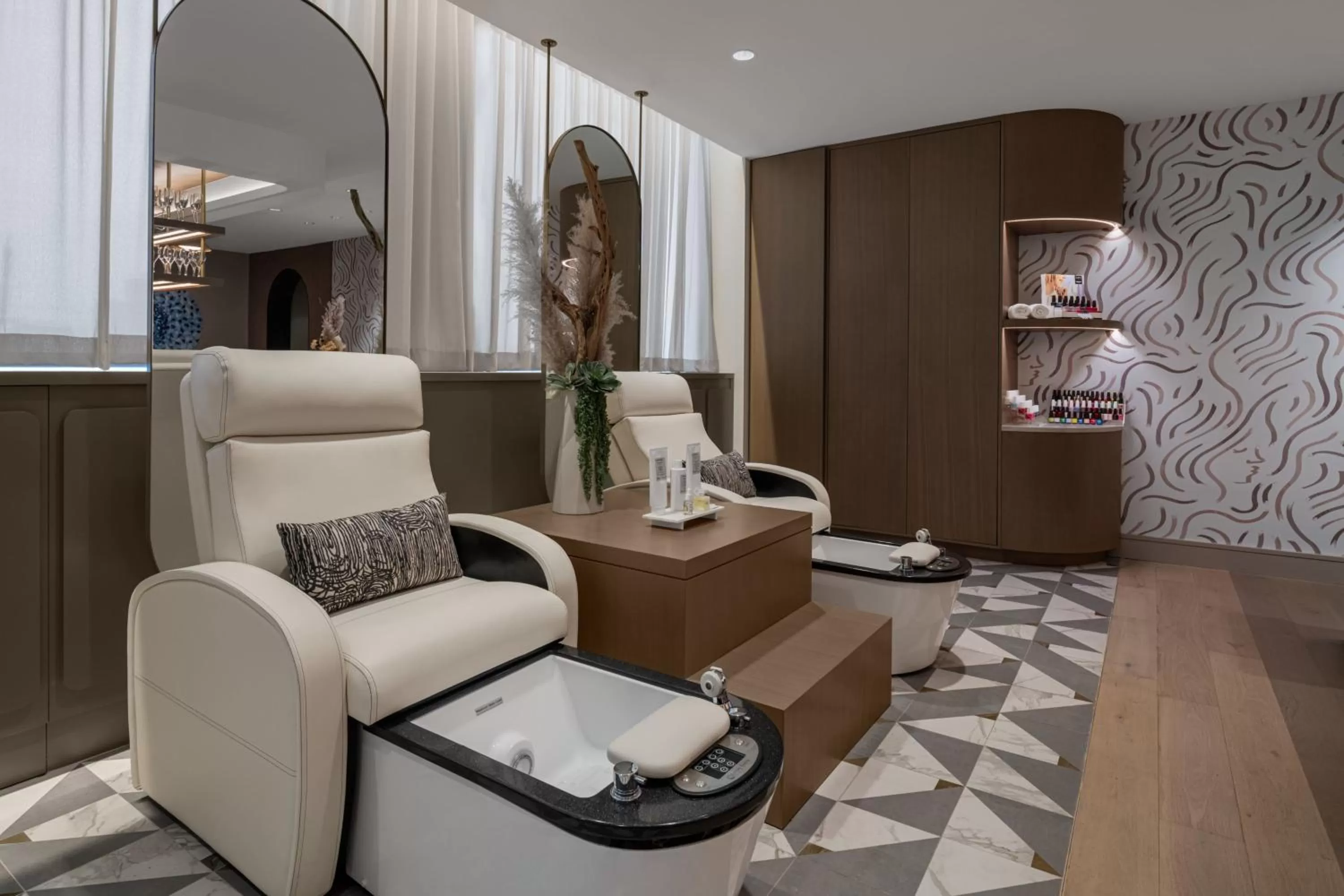 Spa and wellness centre/facilities in W Dallas