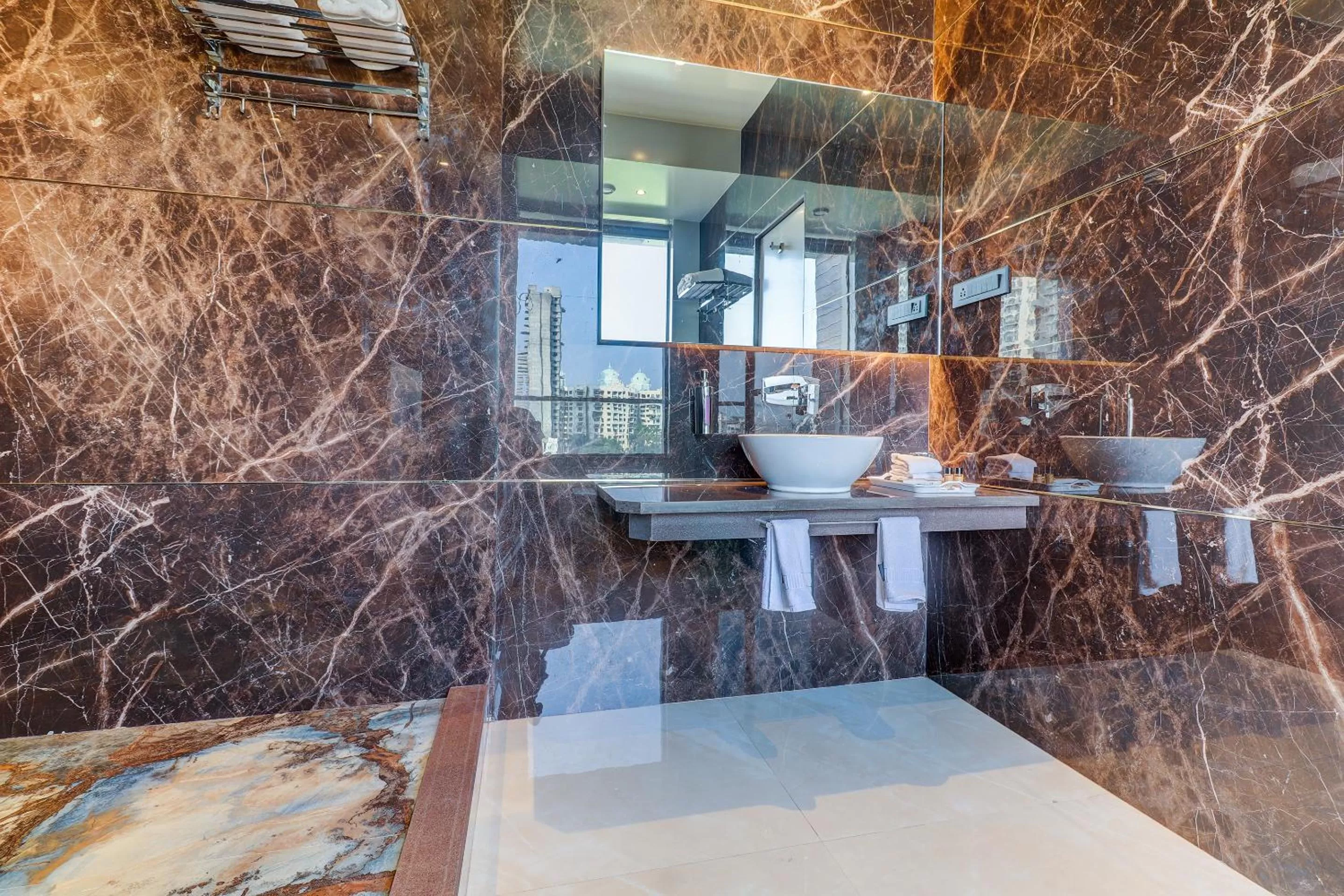 Bathroom in Hotel Gurudev Grand