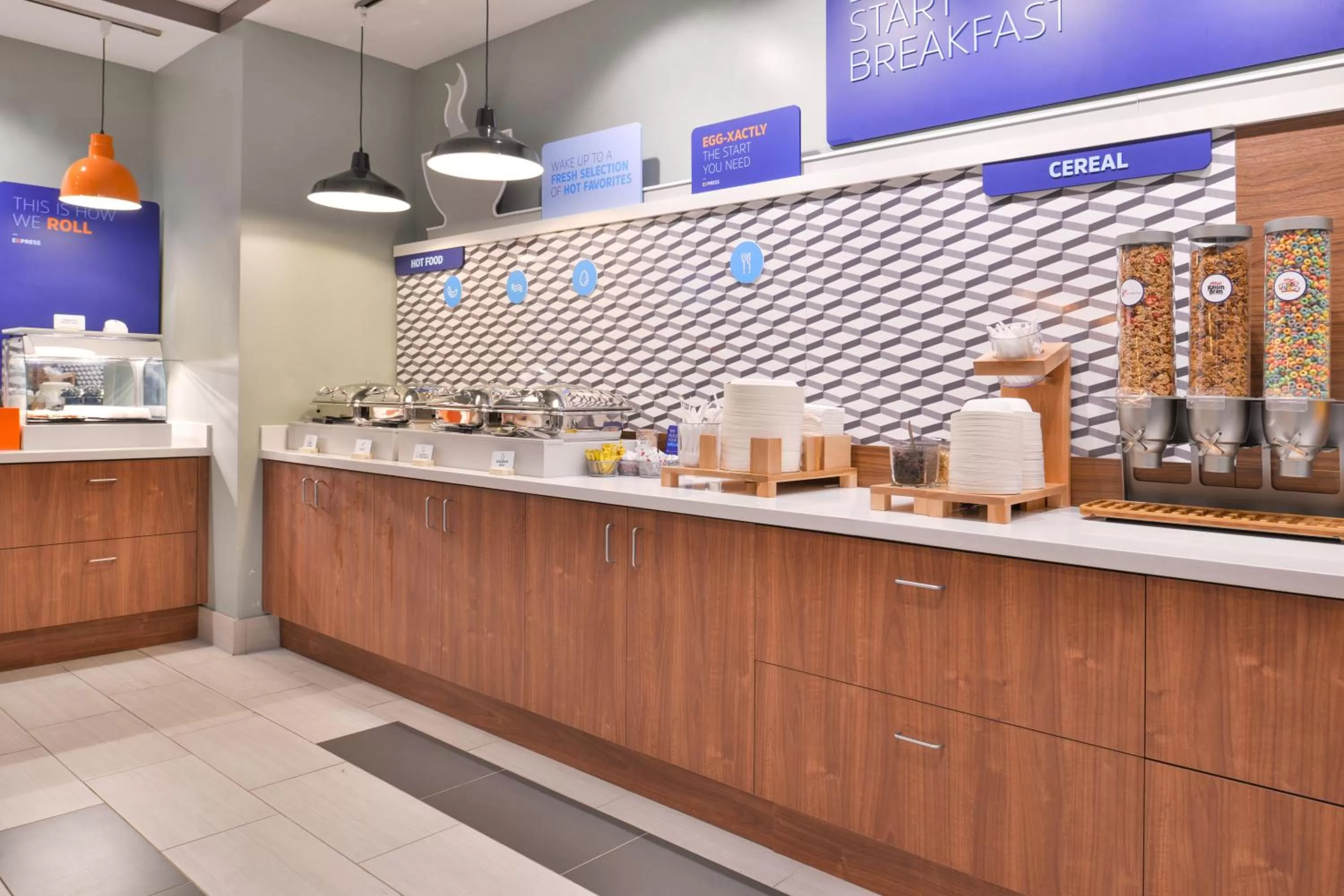 Breakfast in Holiday Inn Express - Milwaukee Downtown by IHG