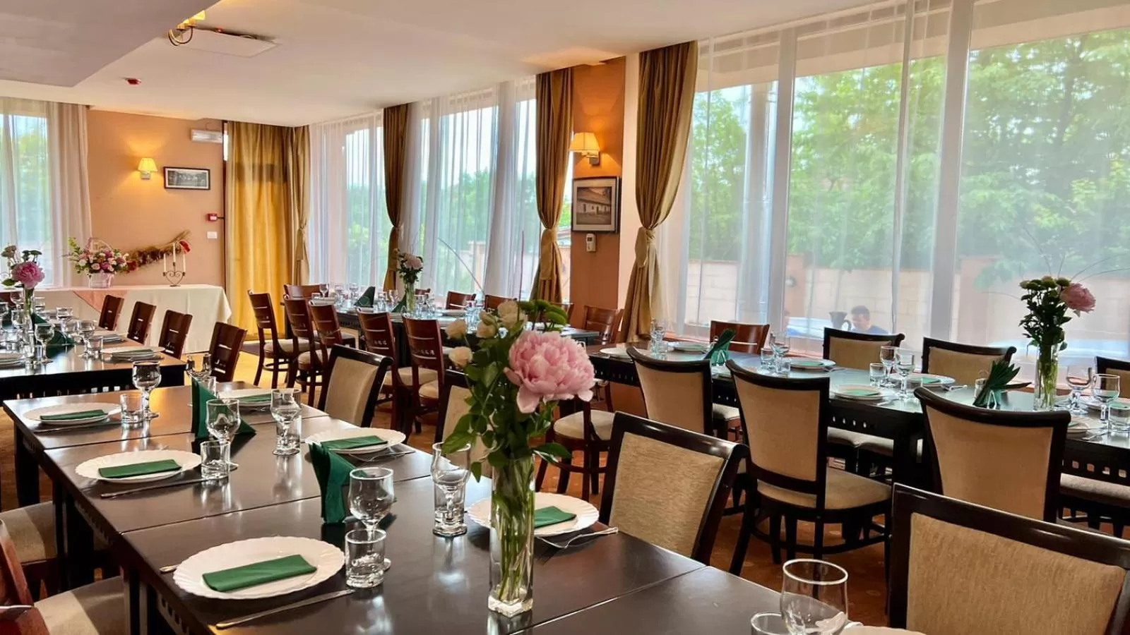 Restaurant/places to eat in Hotel Oxford By TimHotels