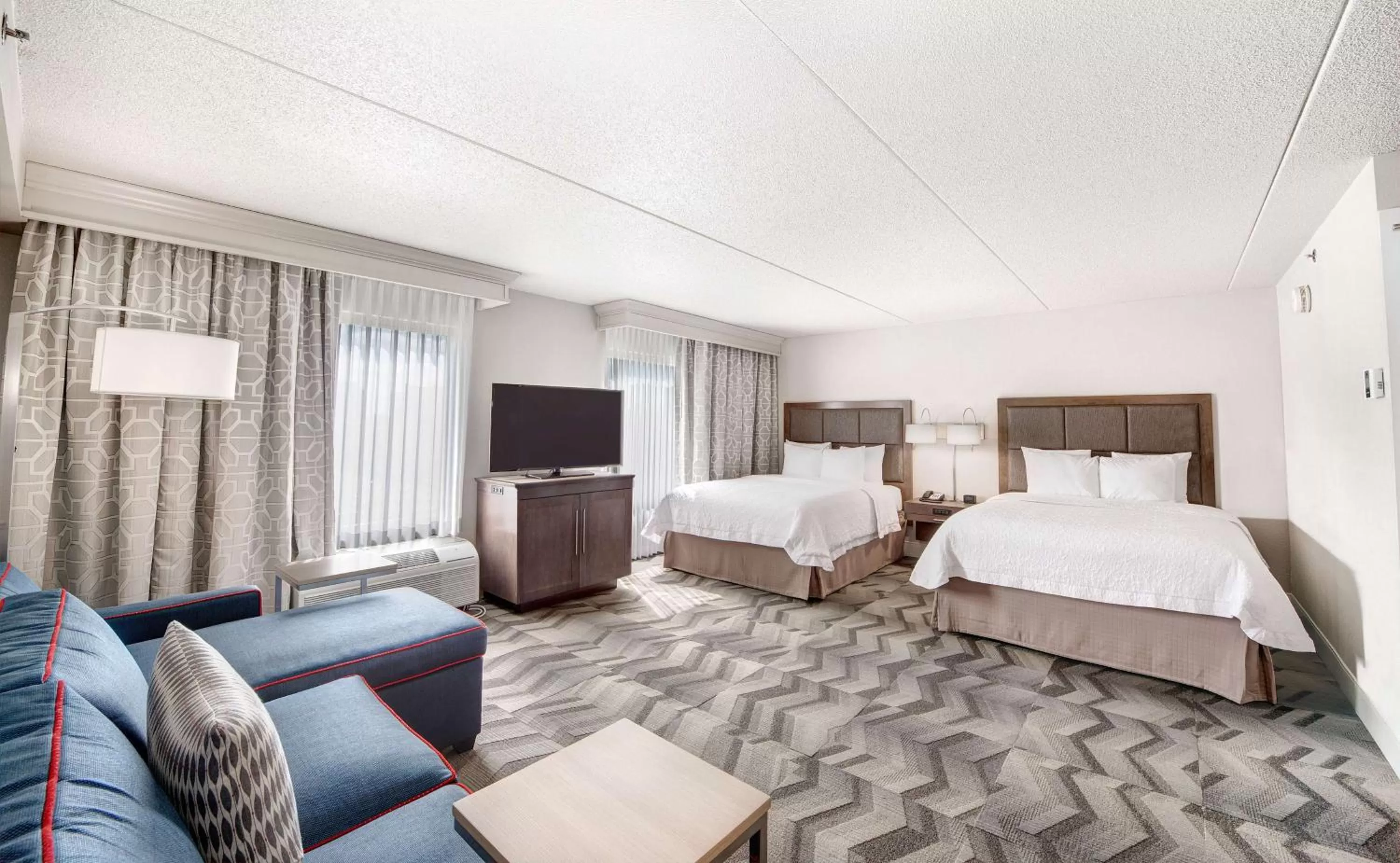 Bedroom, Bed in Hampton Inn & Suites Atlanta-Galleria