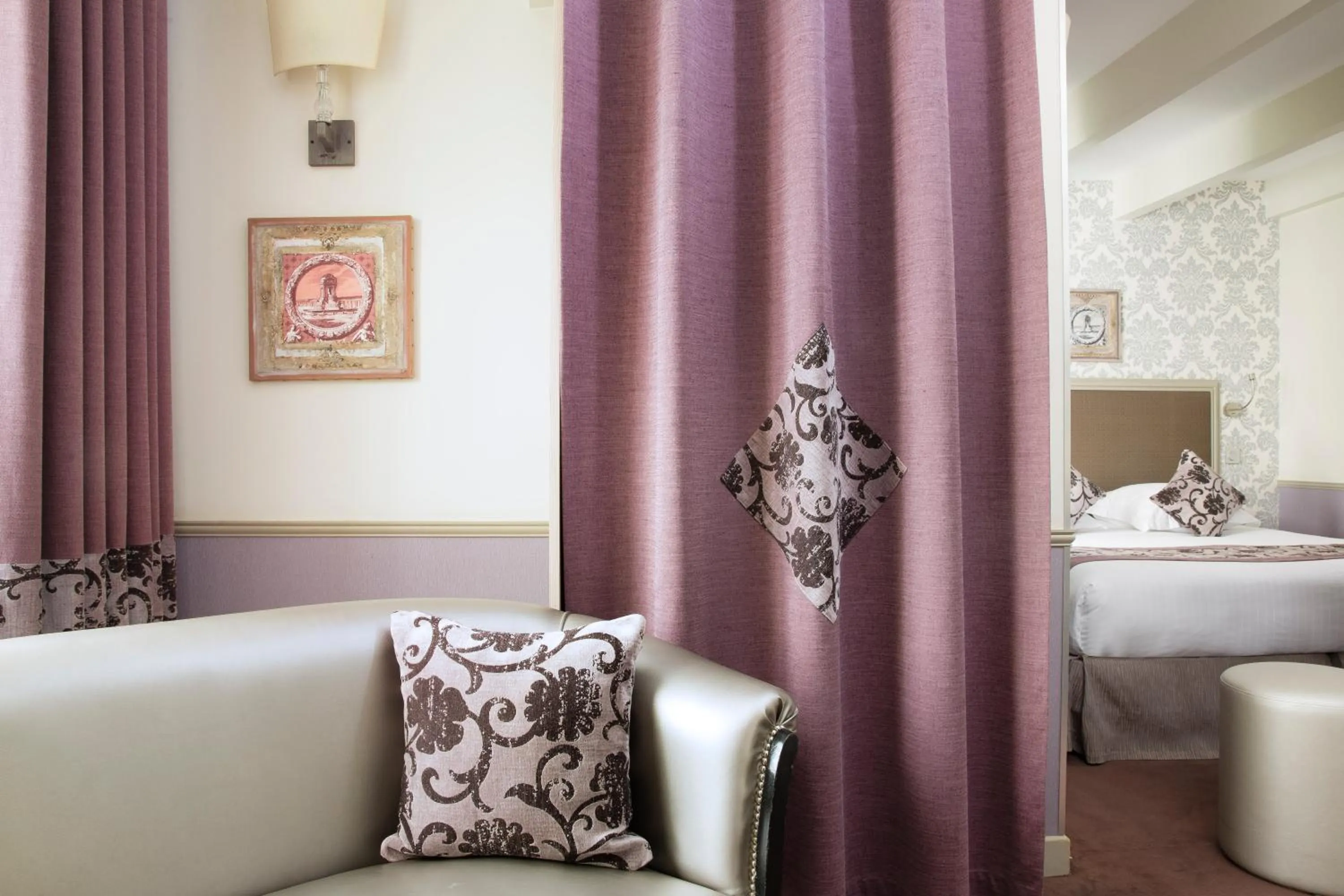 Photo of the whole room, Bed in Hotel Monceau Wagram