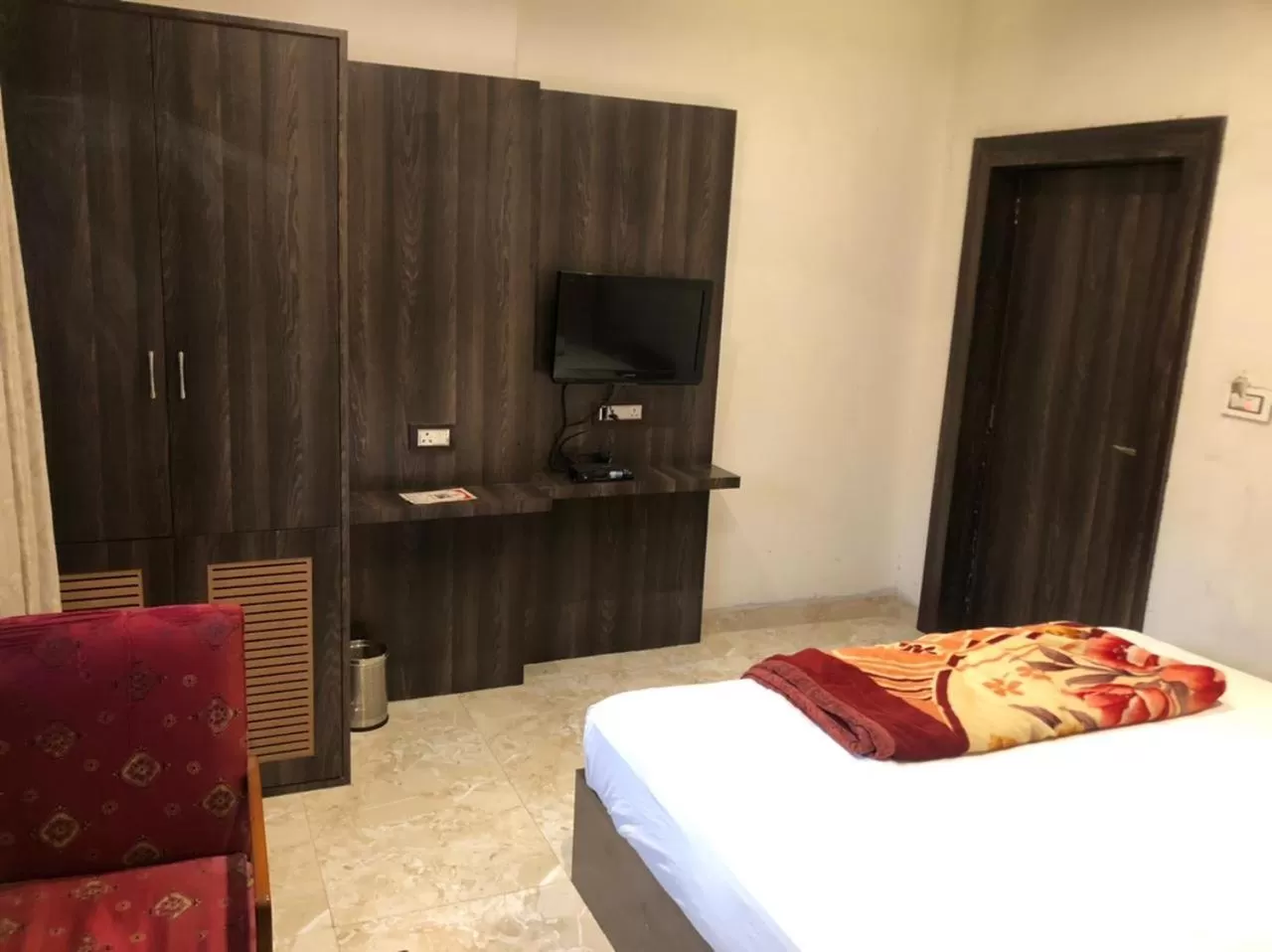 Bedroom, Bed in Hotel Rani Palace at Lake Fatehsagar