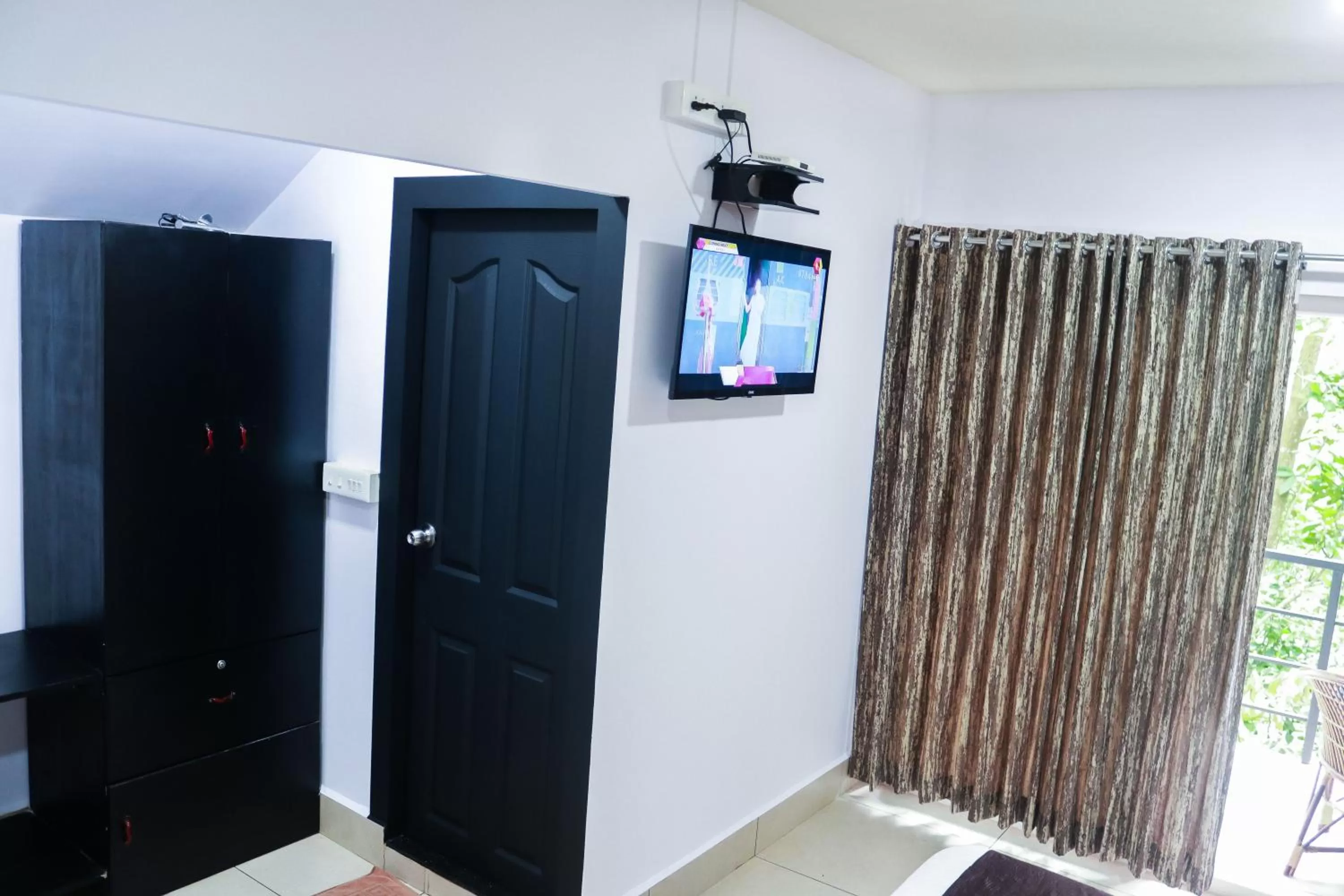 TV and multimedia in Edens Munnar