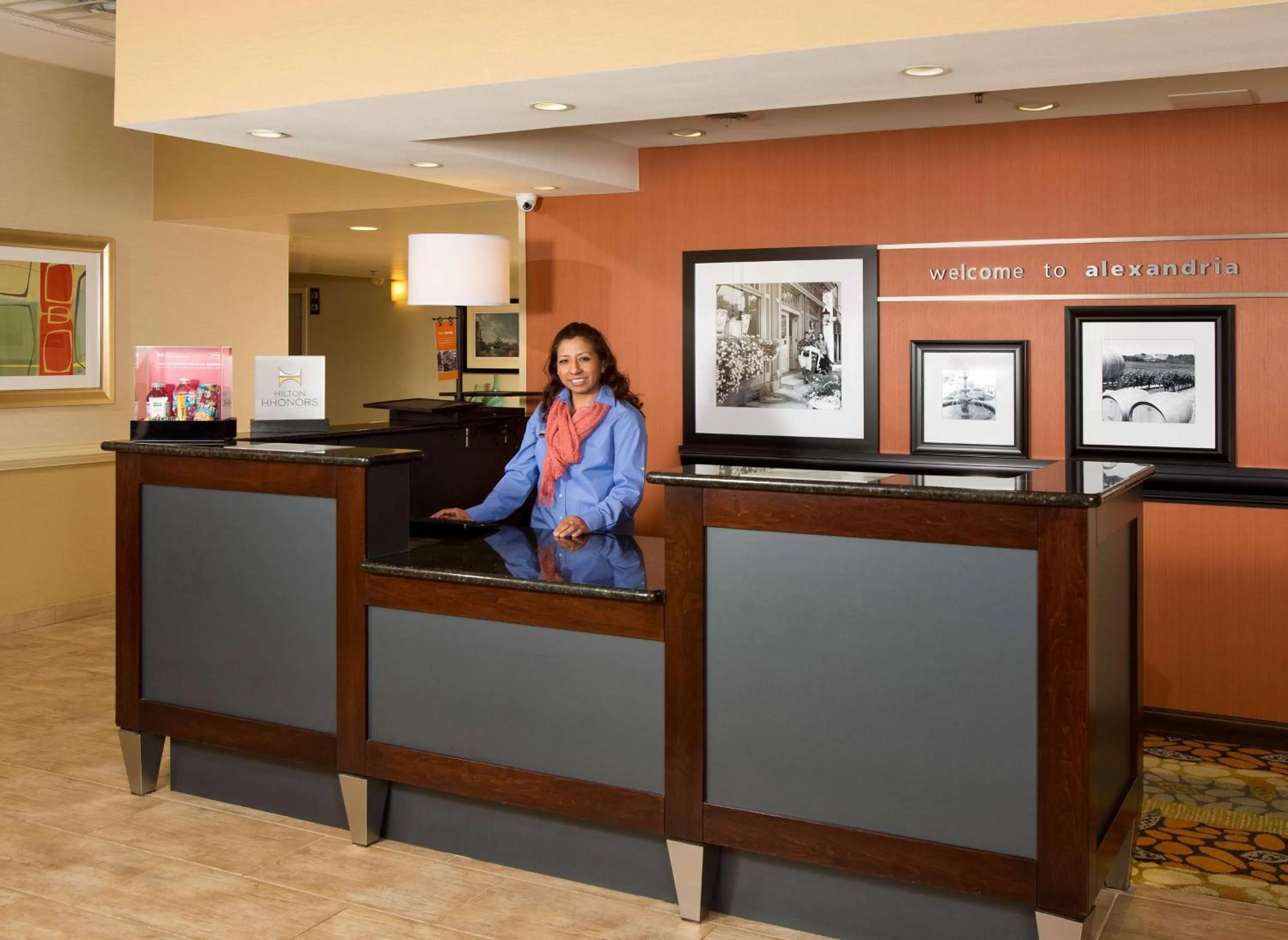 Lobby or reception in Hampton Inn Alexandria