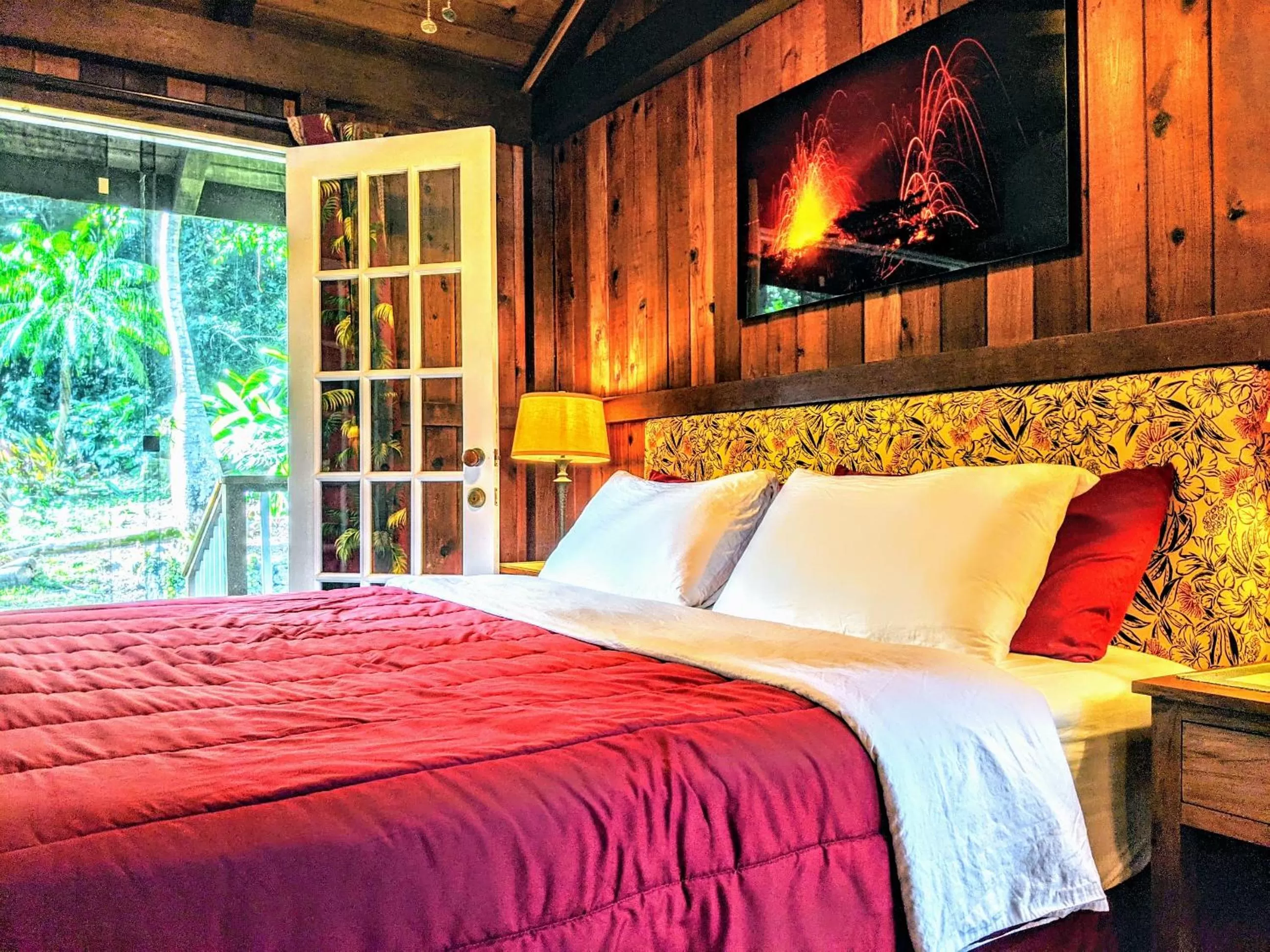 Bed in Kehena Mauka Nui Club LGBTQIA+ Clothing Optional