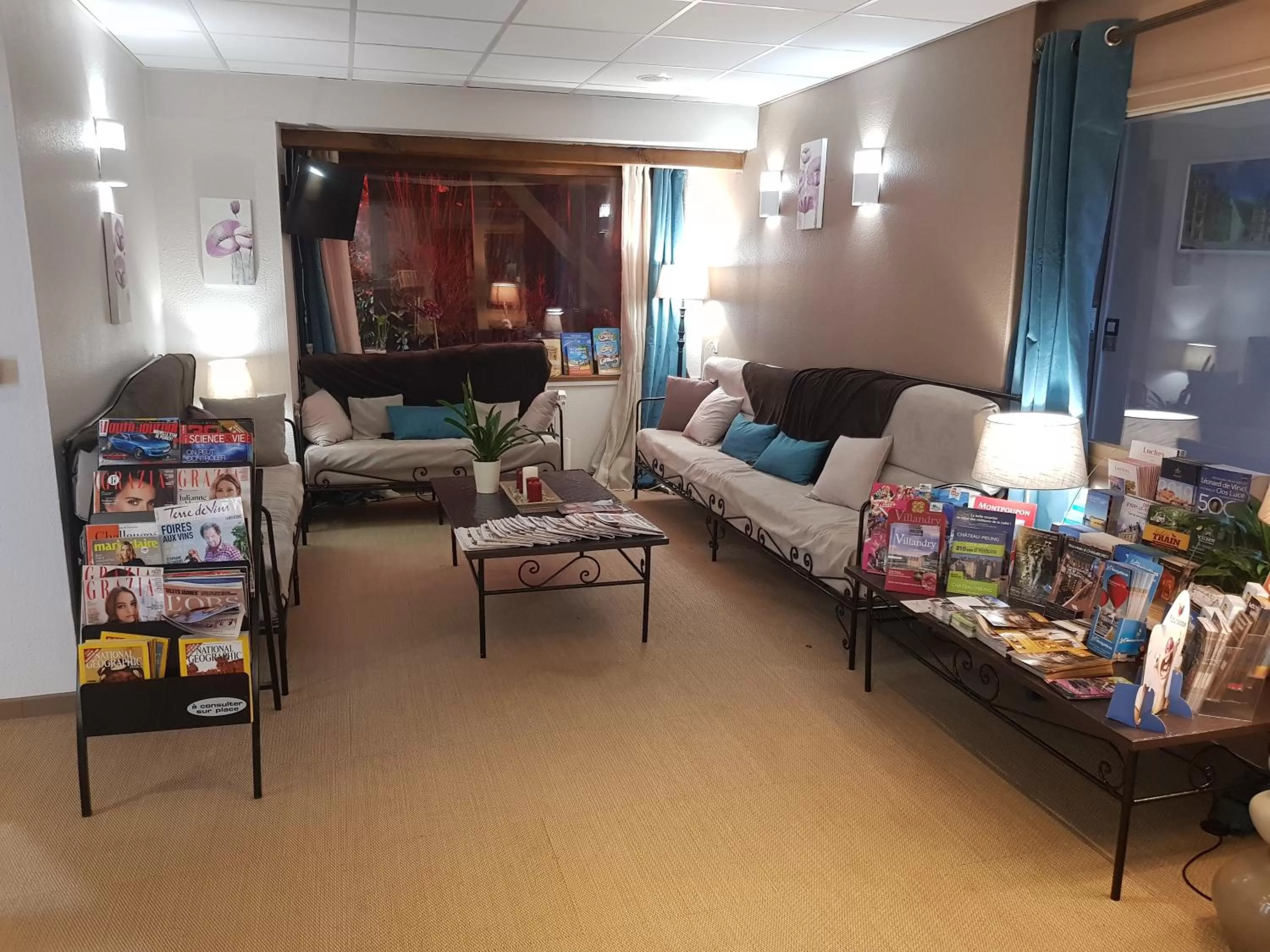 Lobby or reception in IKAR - Fasthotel Blois