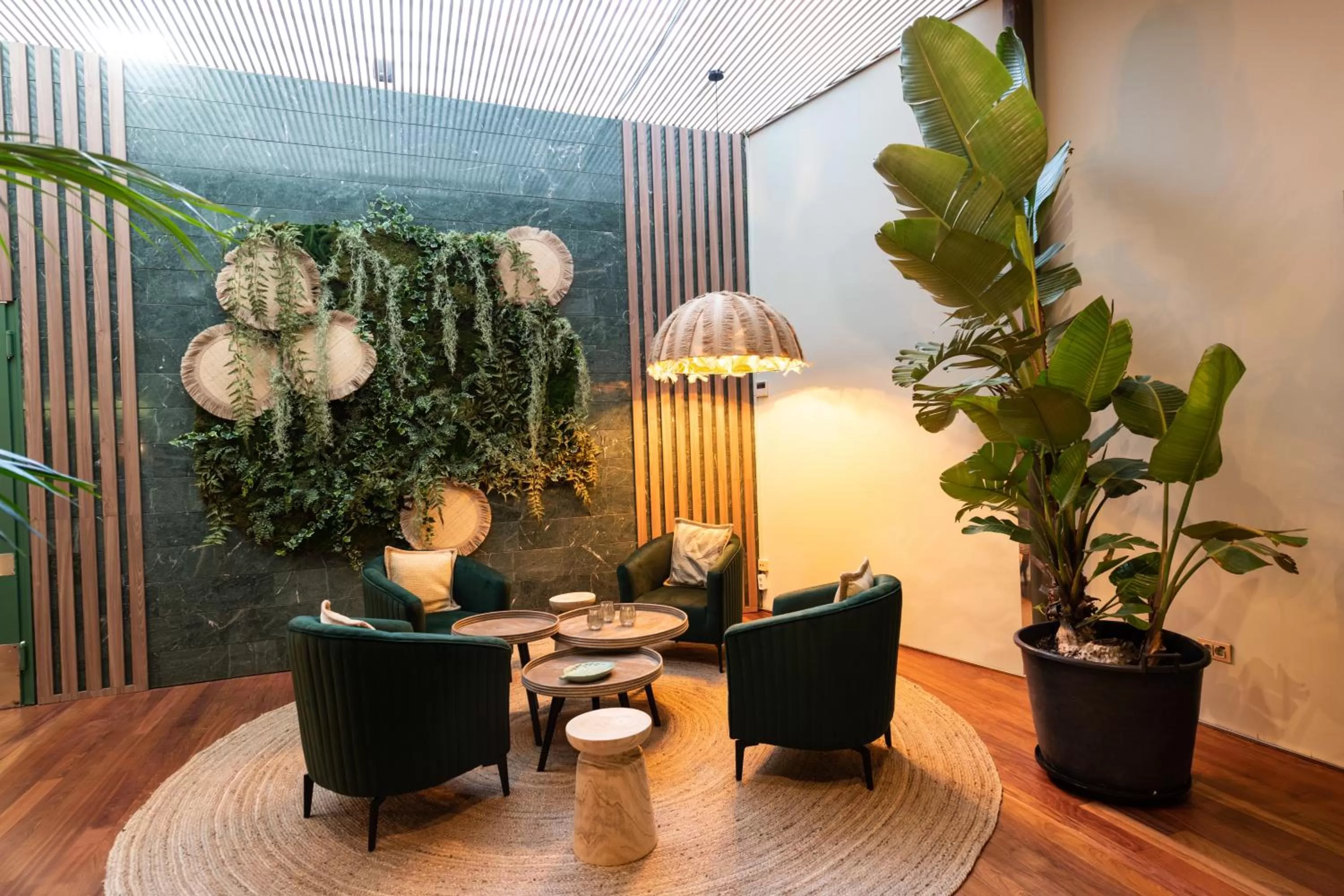 Restaurant/places to eat in Aparthotel Atenea Barcelona