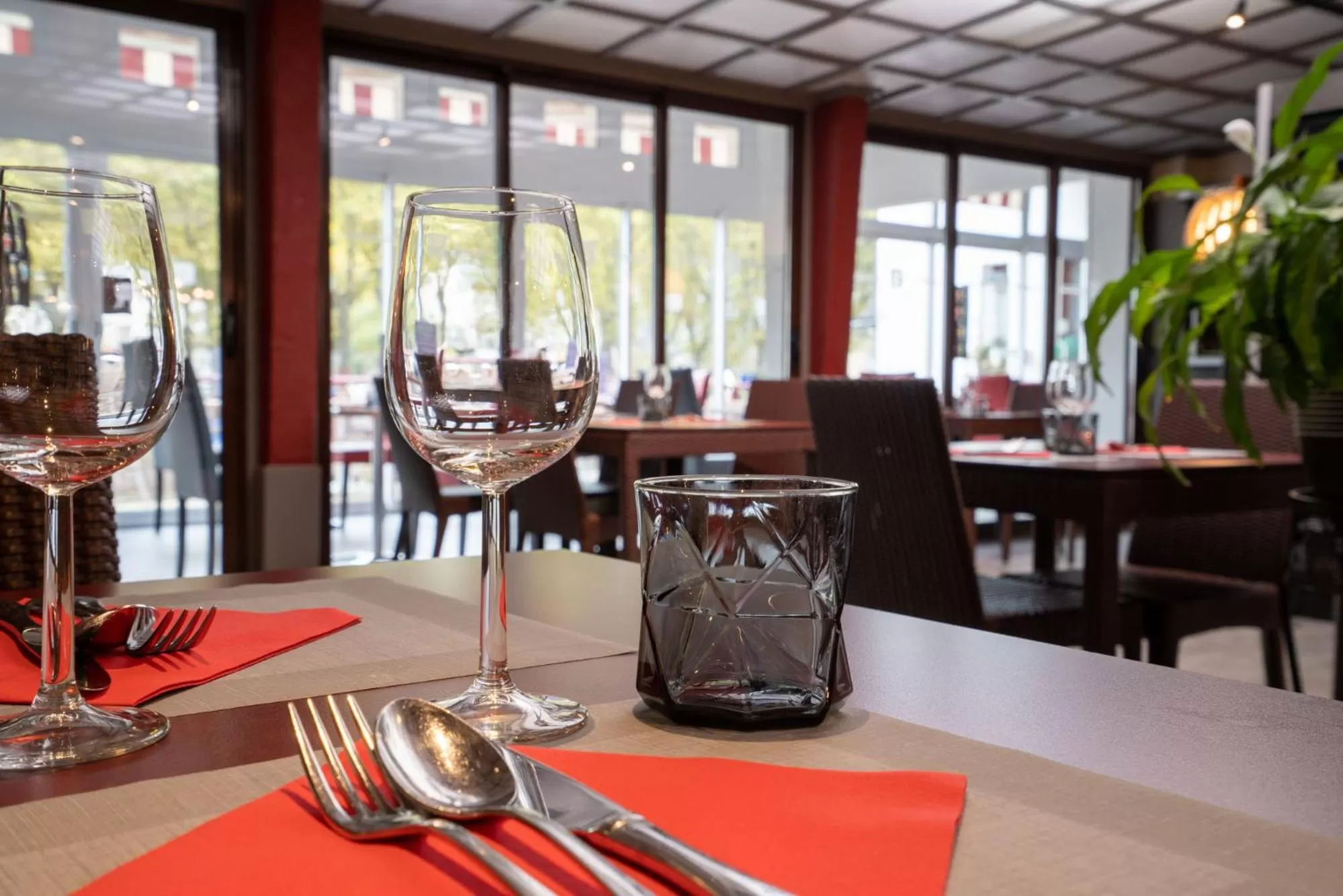 Restaurant/places to eat in Logis Central Hôtel - Restaurant & Spa