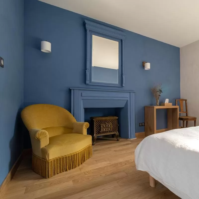 Photo of the whole room in Fleurs de lin