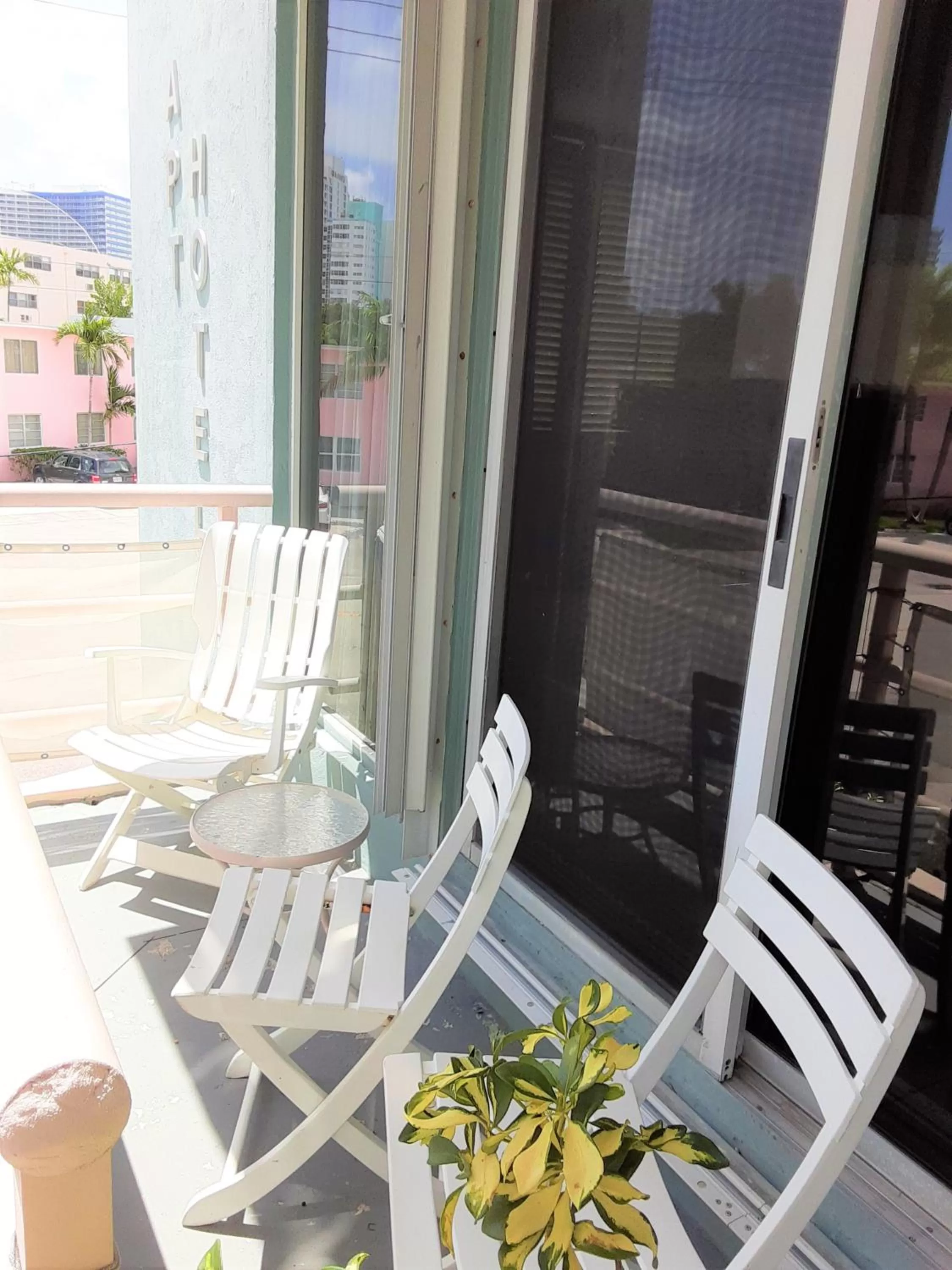 Patio in Manhattan Tower Apartment Hotel