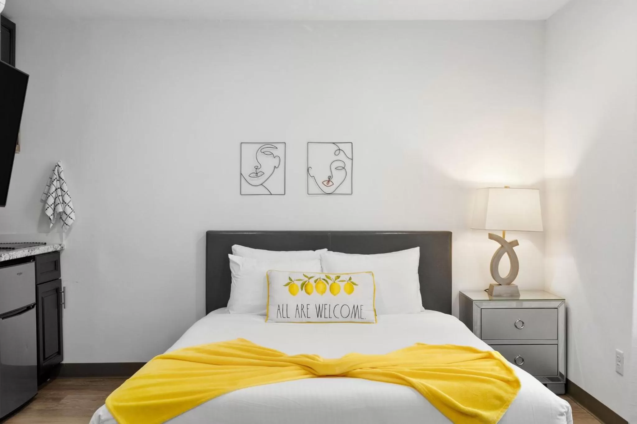 Bed in Sunset Inn-South Miami