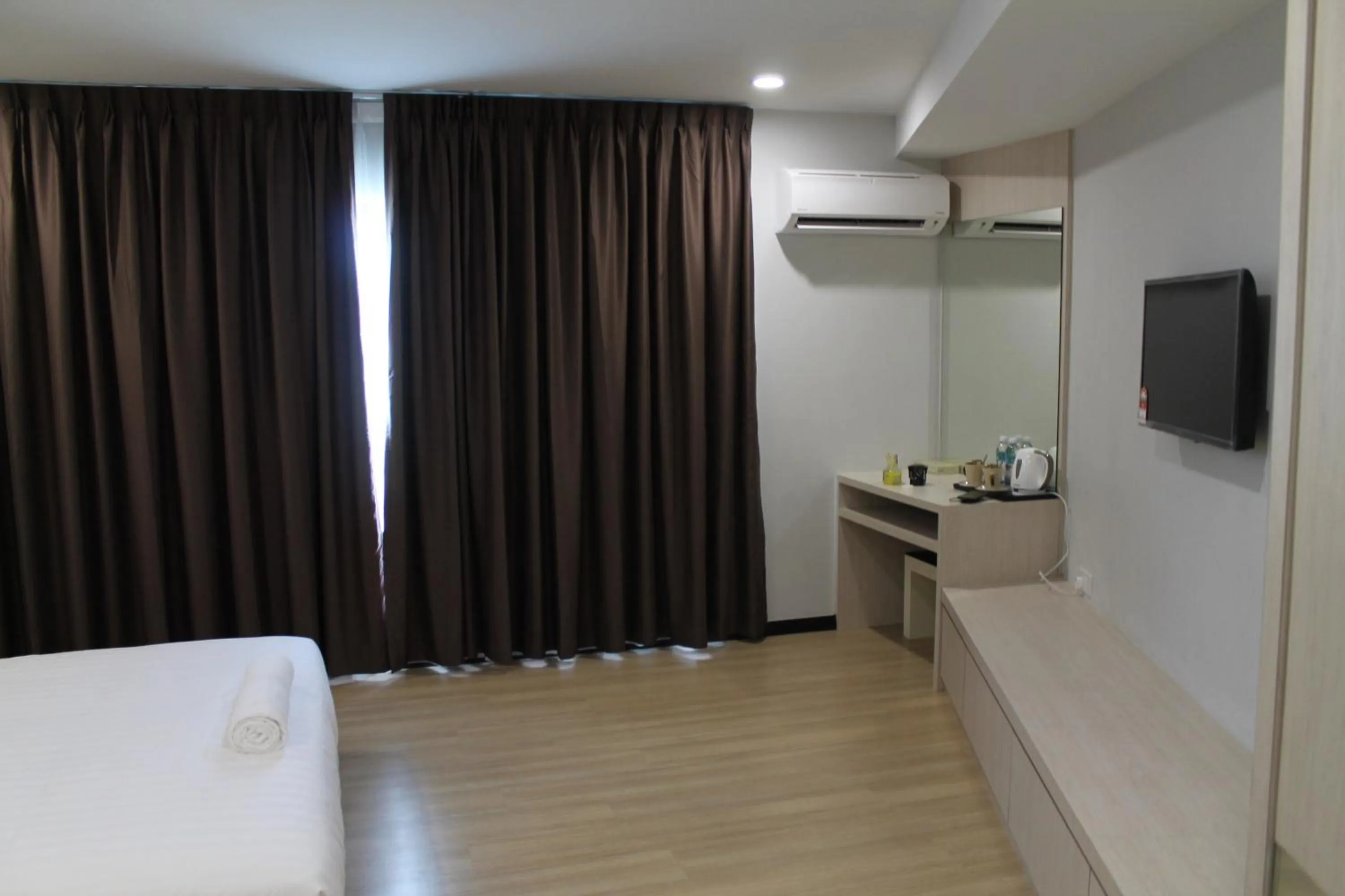 Bedroom, Bed in The Velton Inn