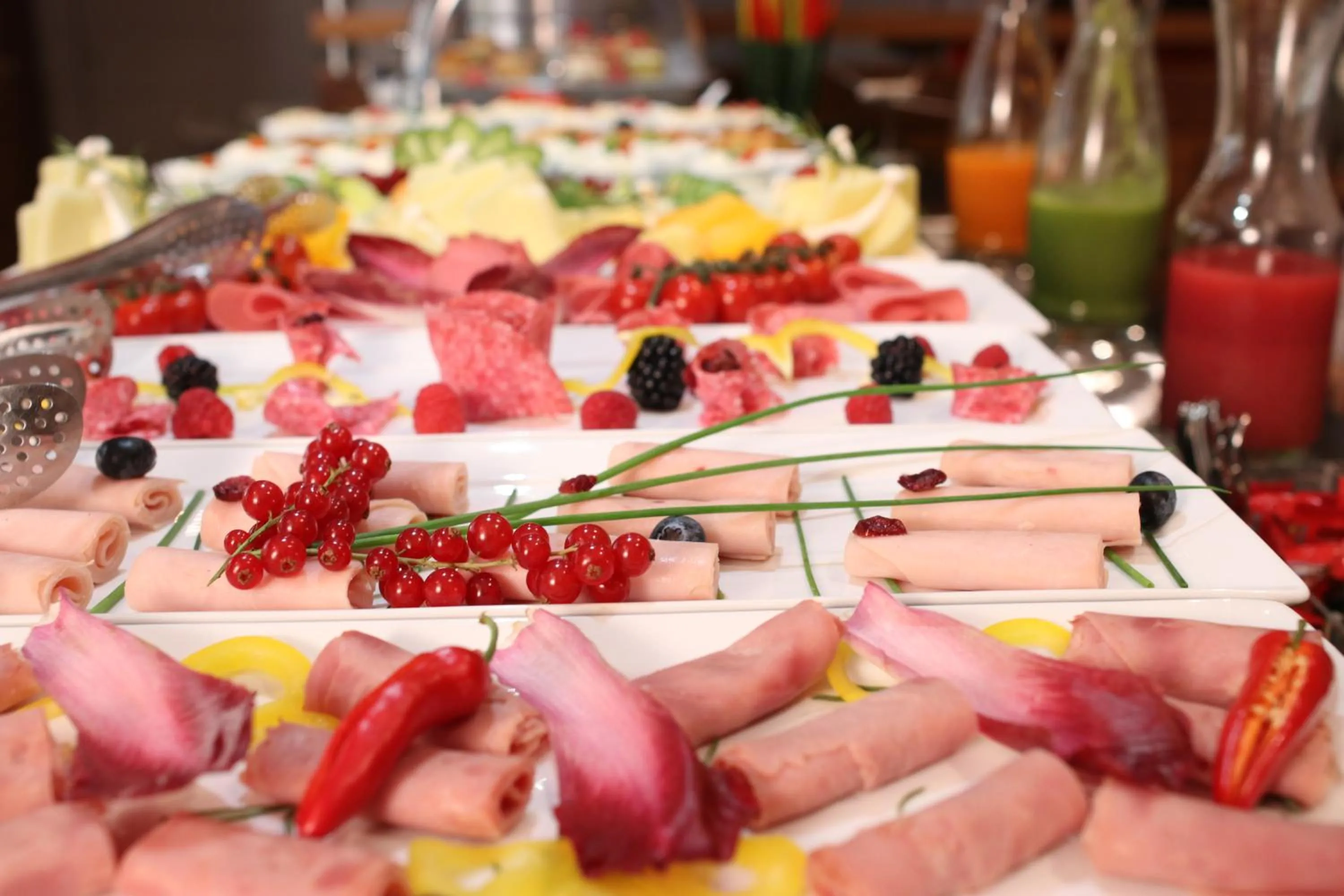 Buffet breakfast in ParkTower Suites