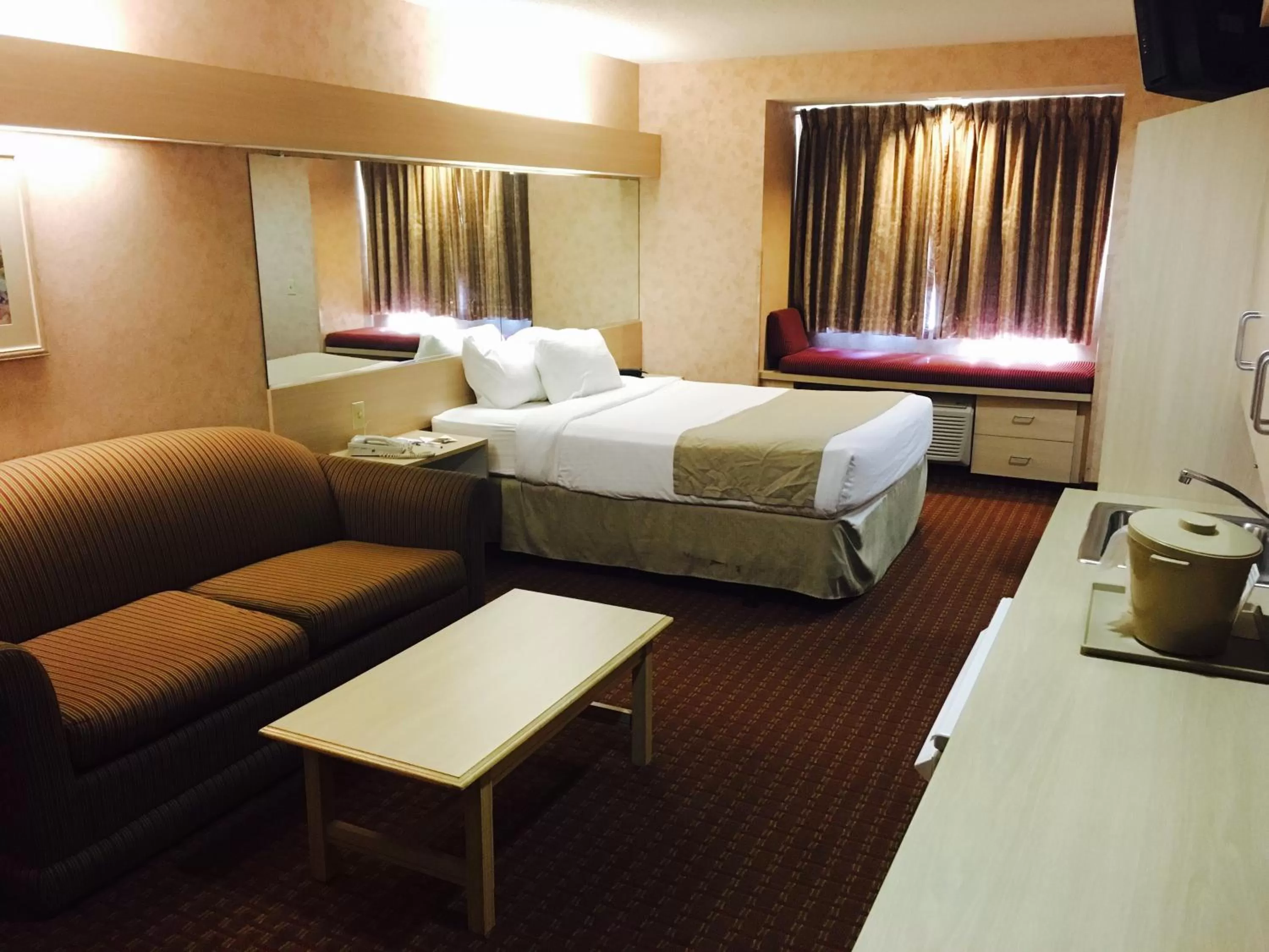 Other, Bed in Microtel Inn & Suites by Wyndham Syracuse Baldwinsville