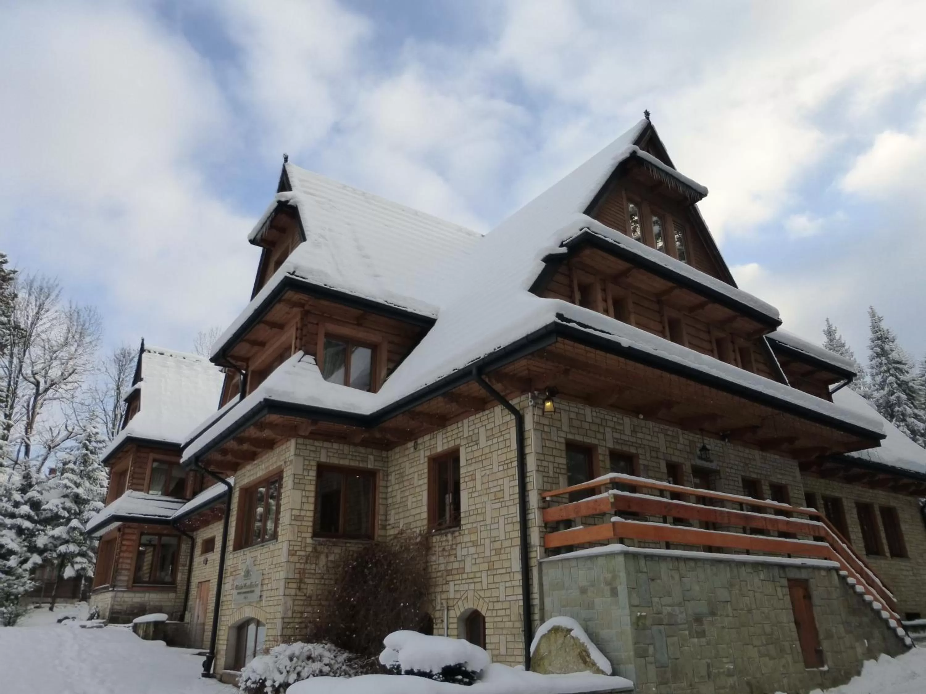 Facade/entrance in Hotel Dwór Karolówka