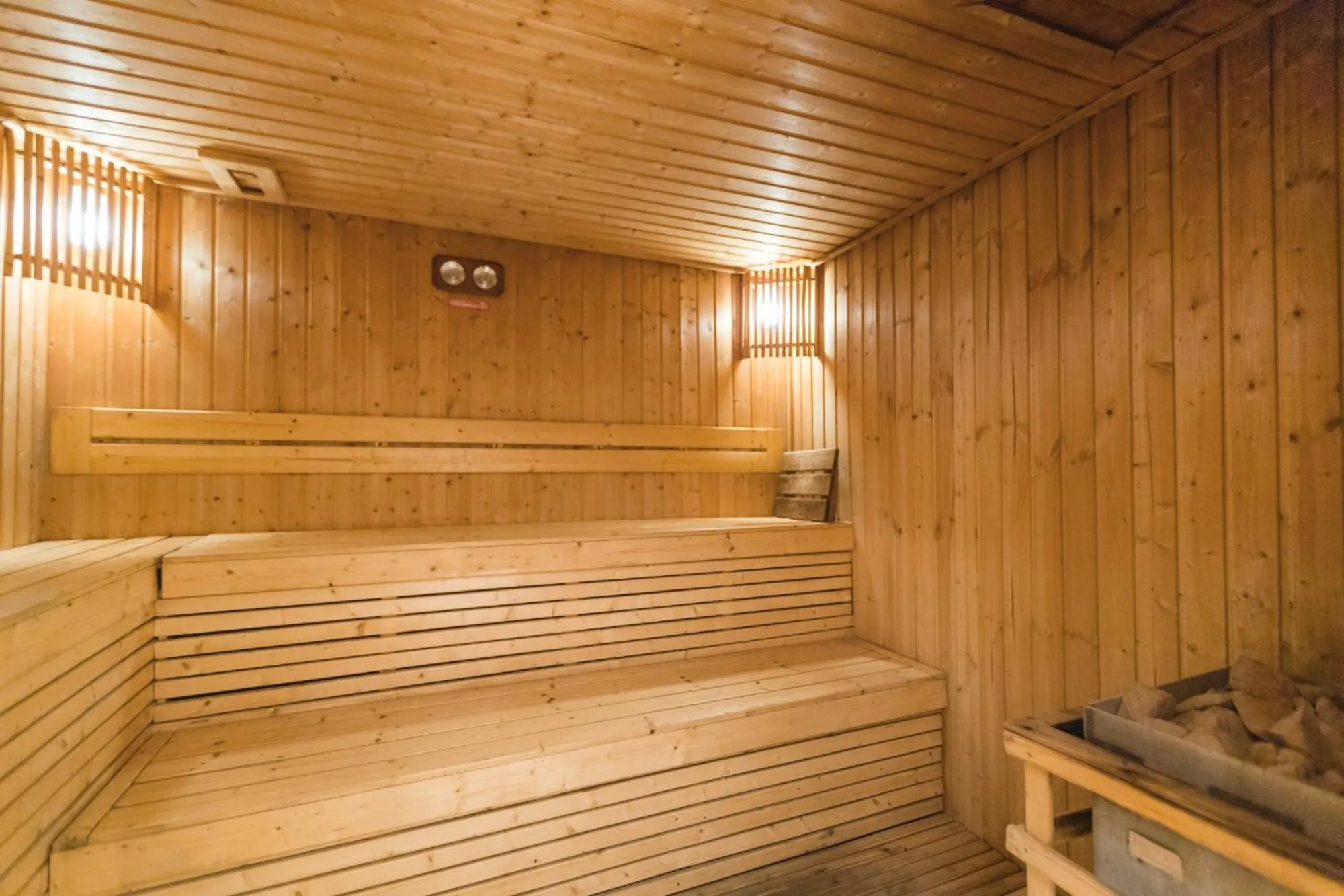Sauna in Pullman Phuket Karon Beach Resort