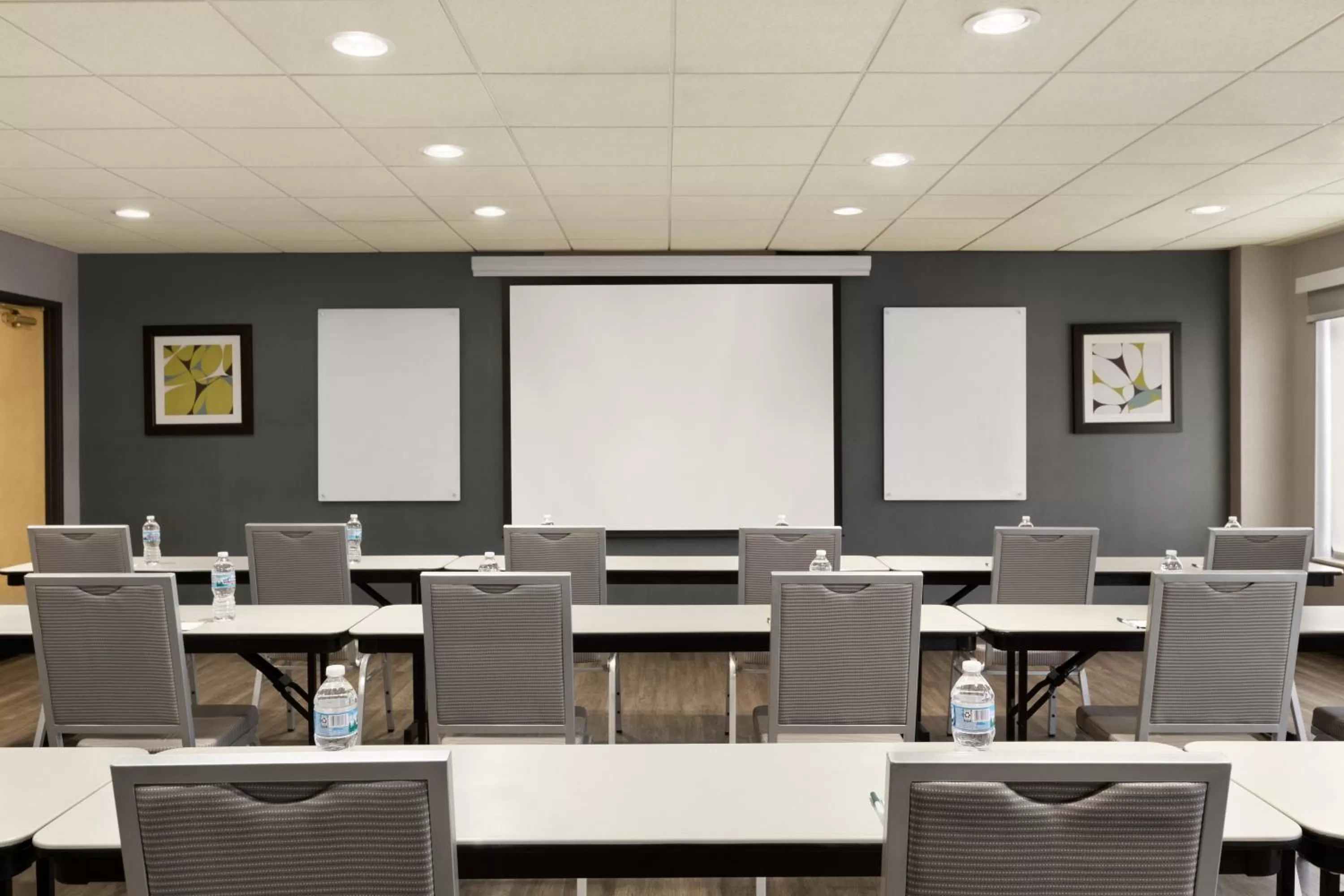 Business facilities in Wingate by Wyndham Cincinnati Blue Ash
