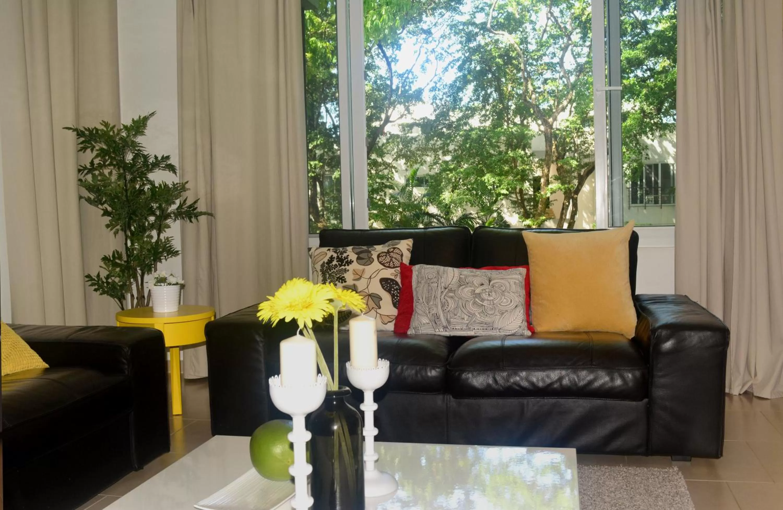 Living room in Instyle Residences at Infiniti Blu