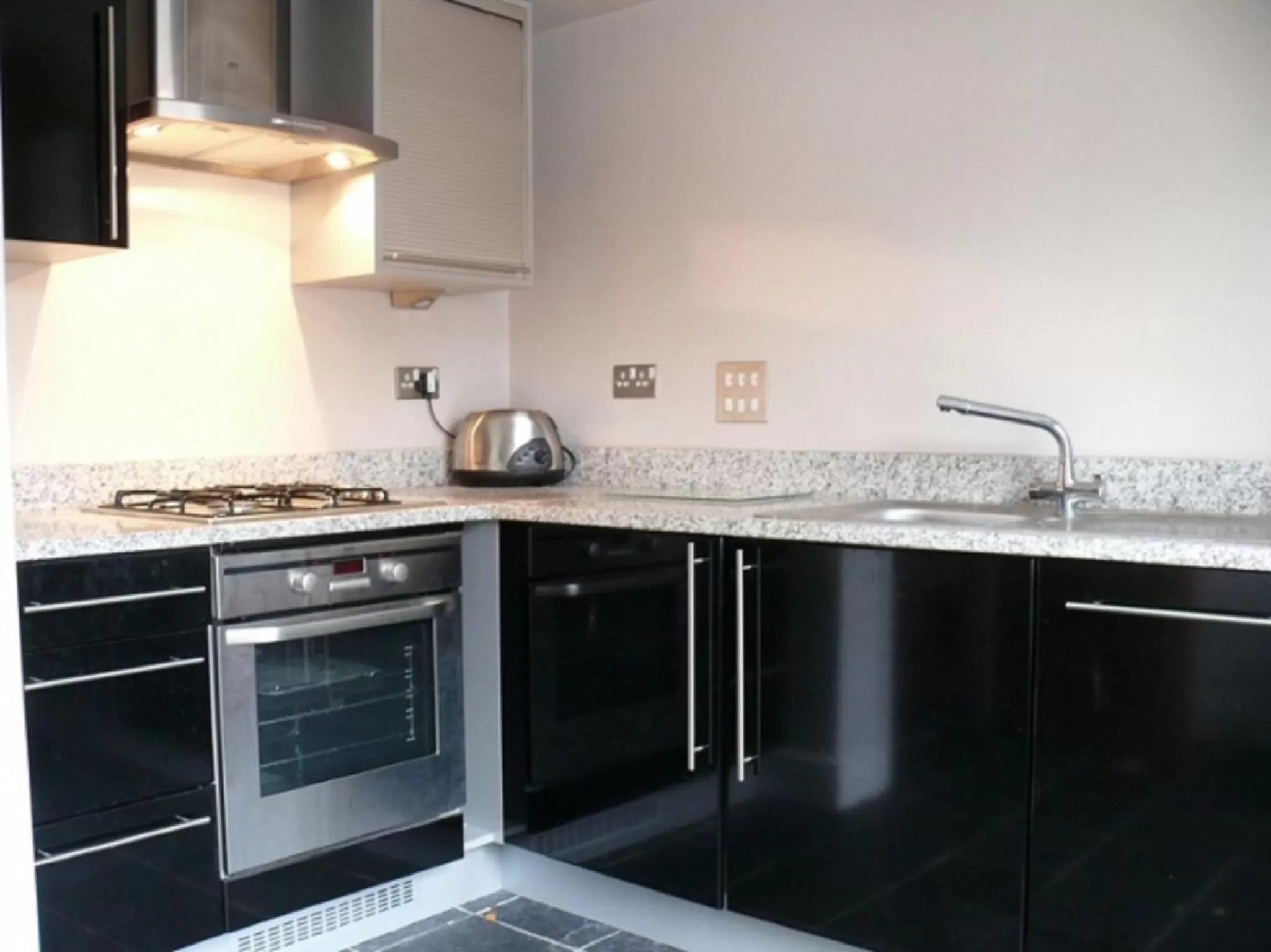 Kitchen or kitchenette in Cheshire Cat