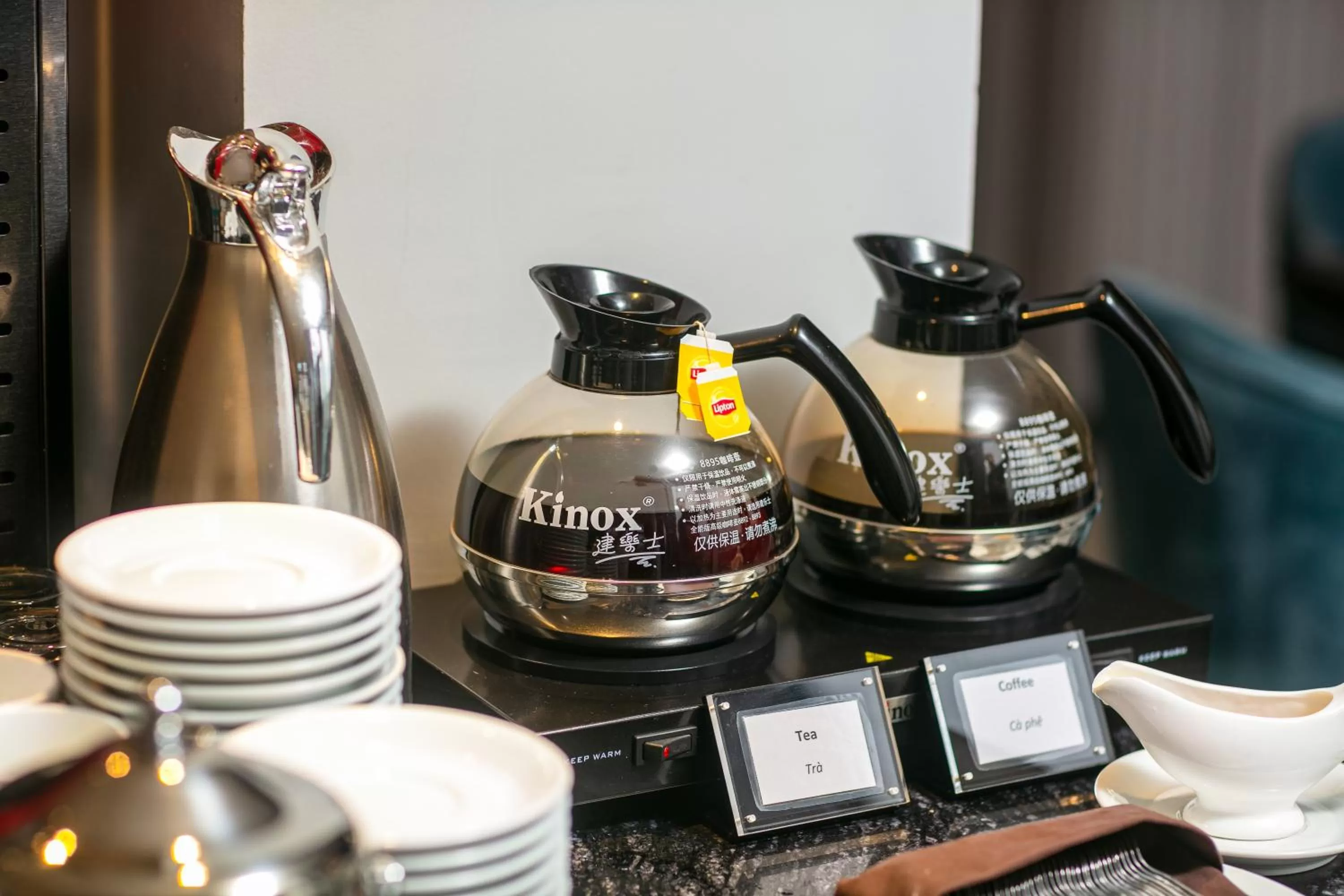 Coffee/tea facilities in MAY DE VILLE Lakeside Hotel
