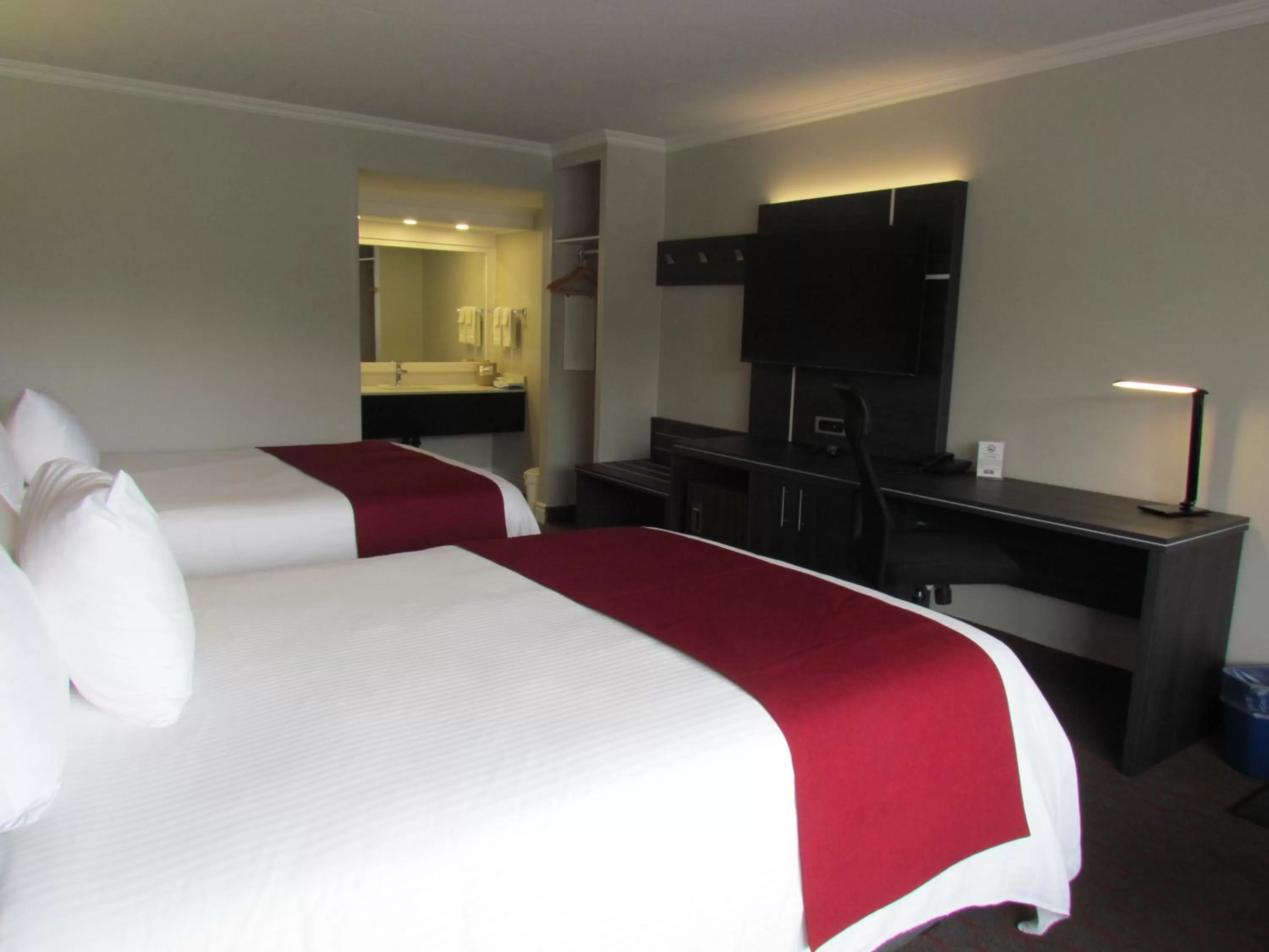 TV and multimedia, Bed in Rodeway Inn King William