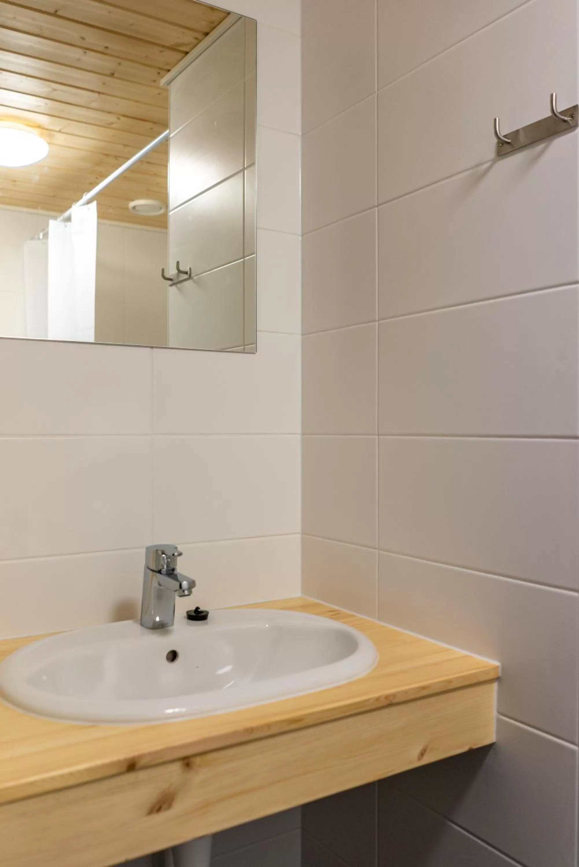 Bathroom in Motelli Online Oy