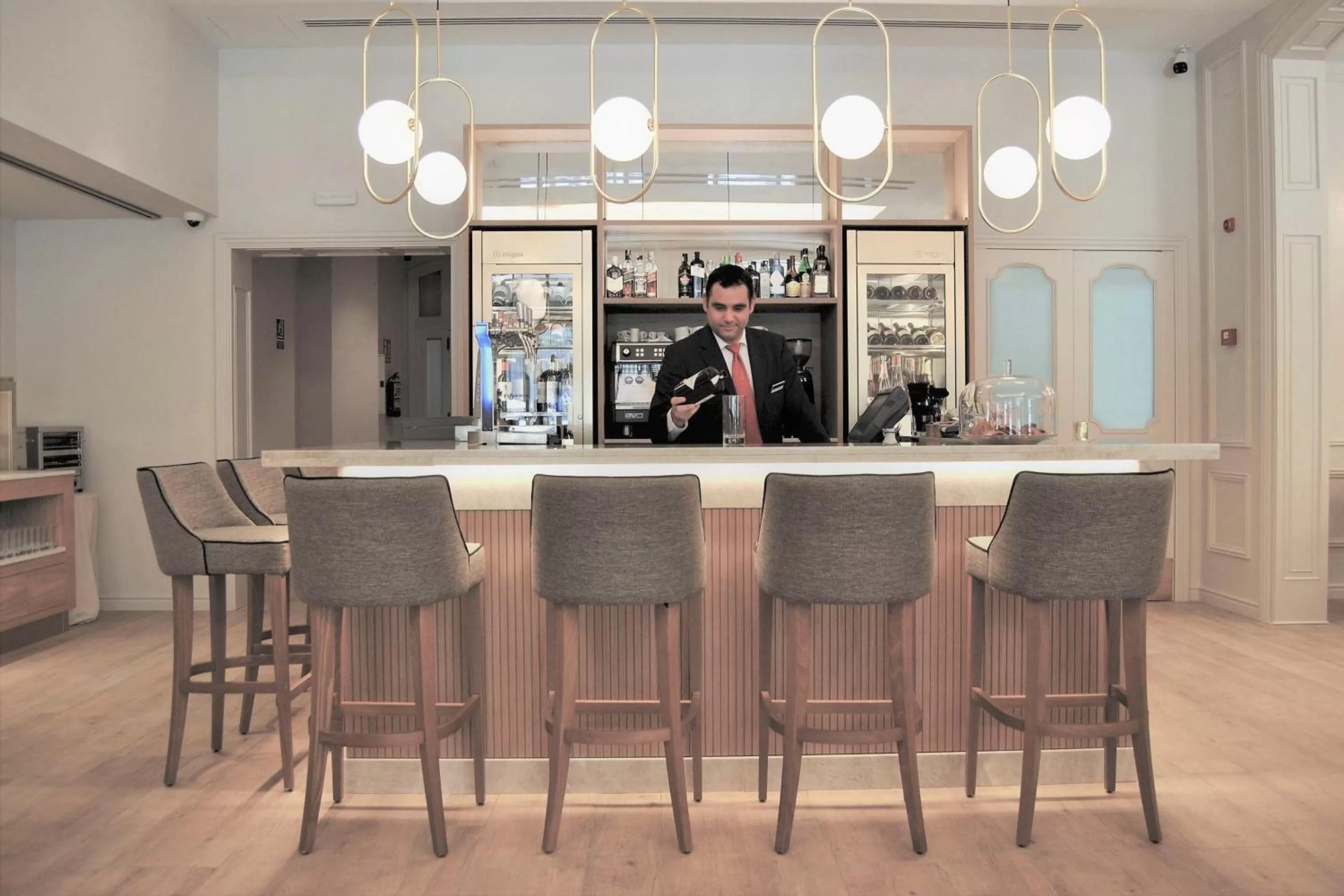 Lounge or bar in Lamaro Hotel