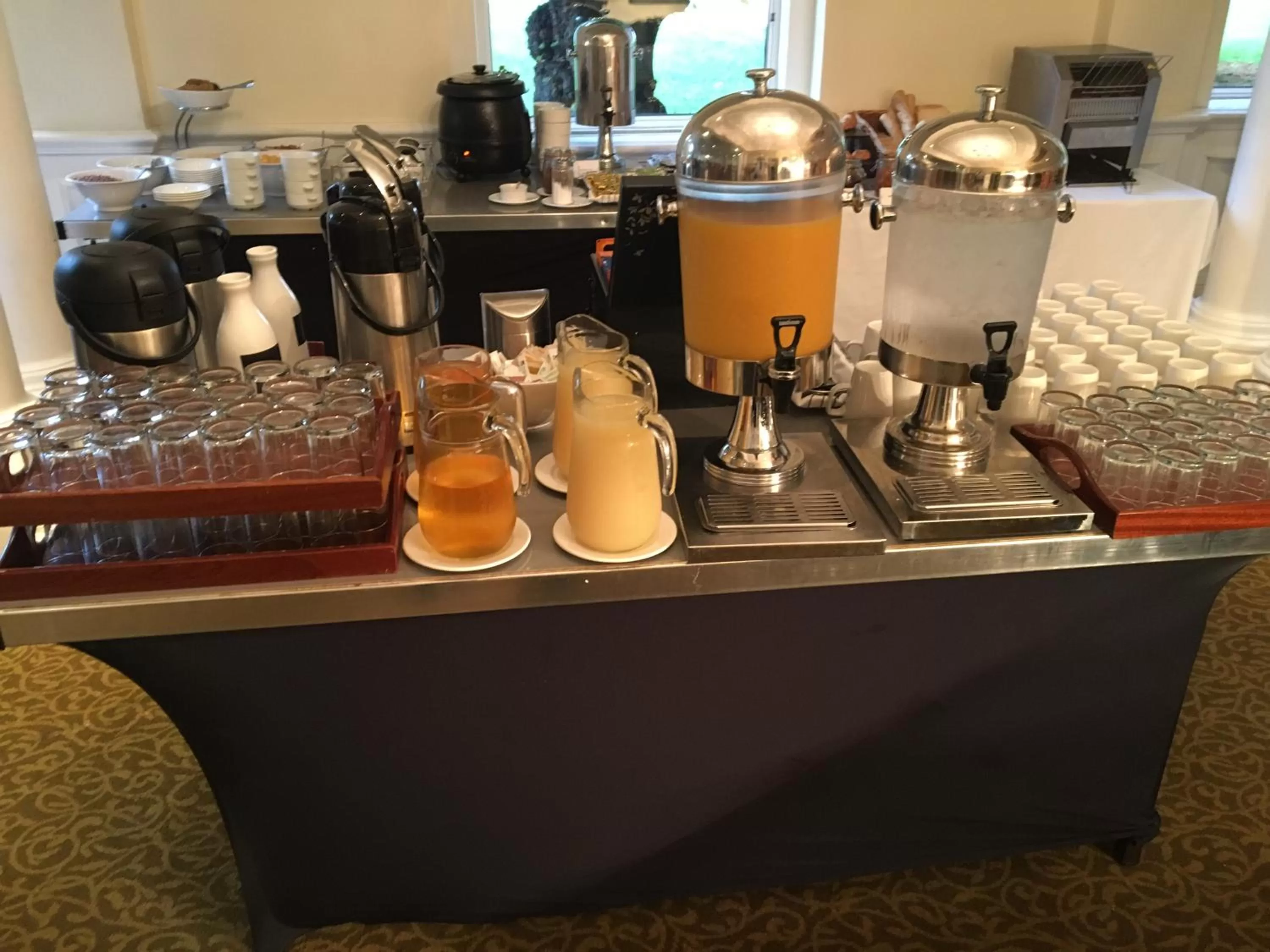 Coffee/tea facilities in Winchester Wessex Hotel by Sunday