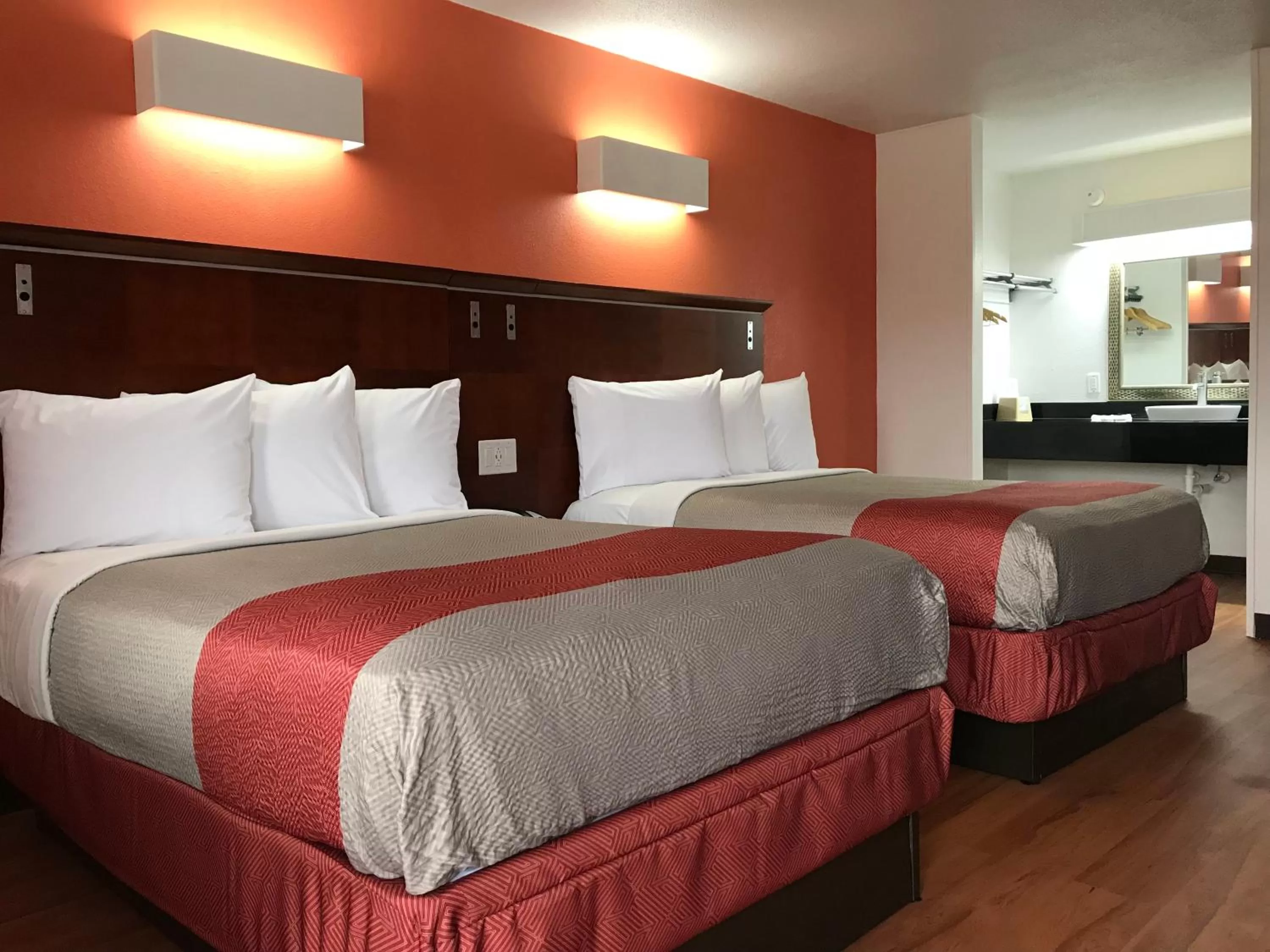 Bed in Motel 6-Alma, AR