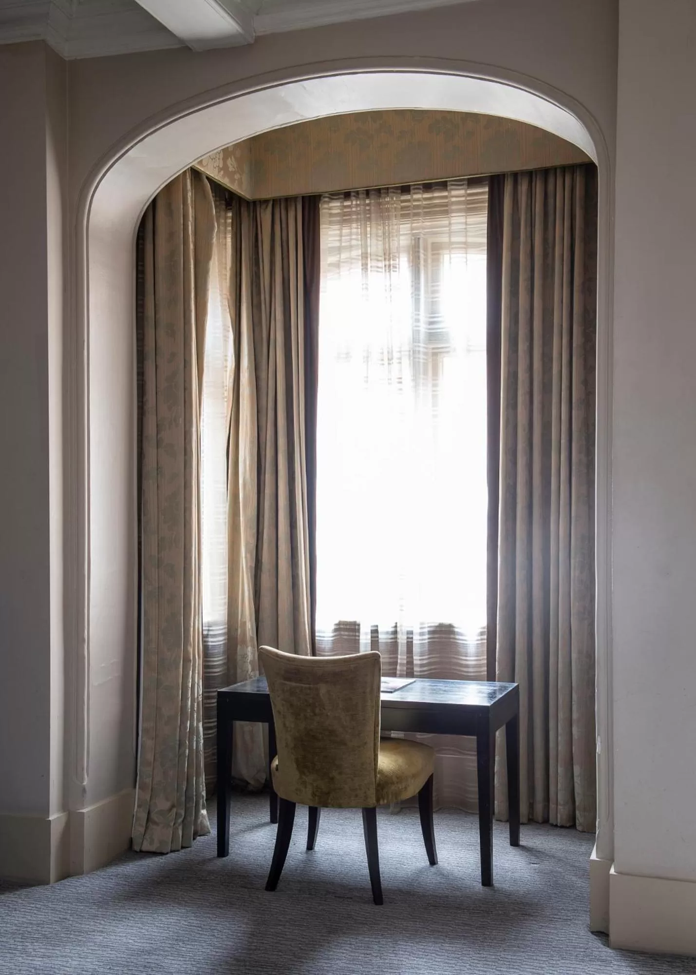 Bedroom in Bush Hotel Farnham