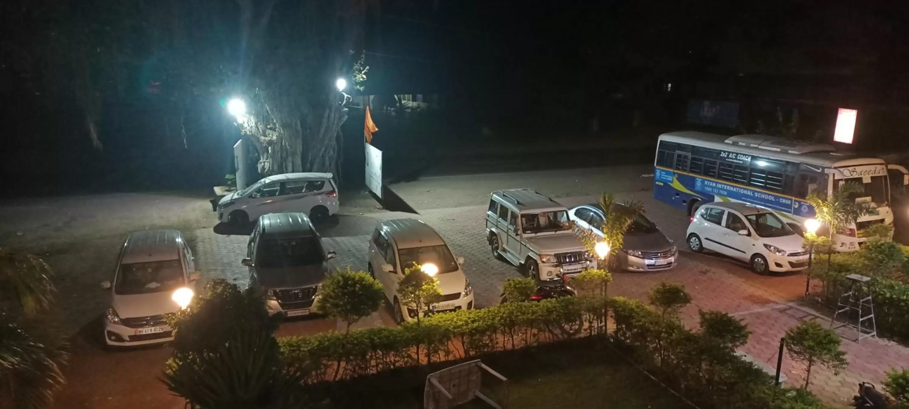 Hotel Nisarg Lodging And Restaurant