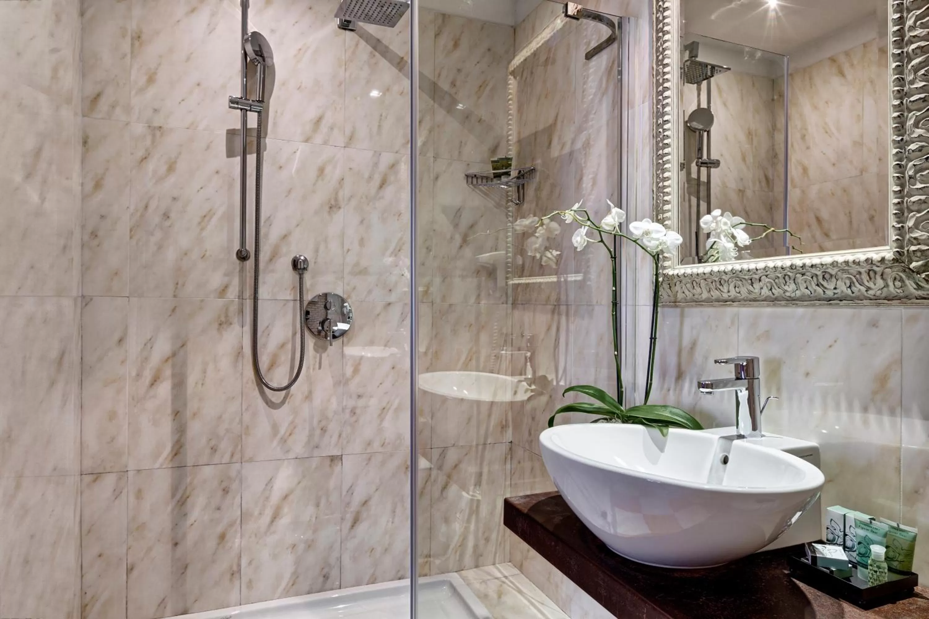 Bathroom in B&B Bloom Settimo Cielo