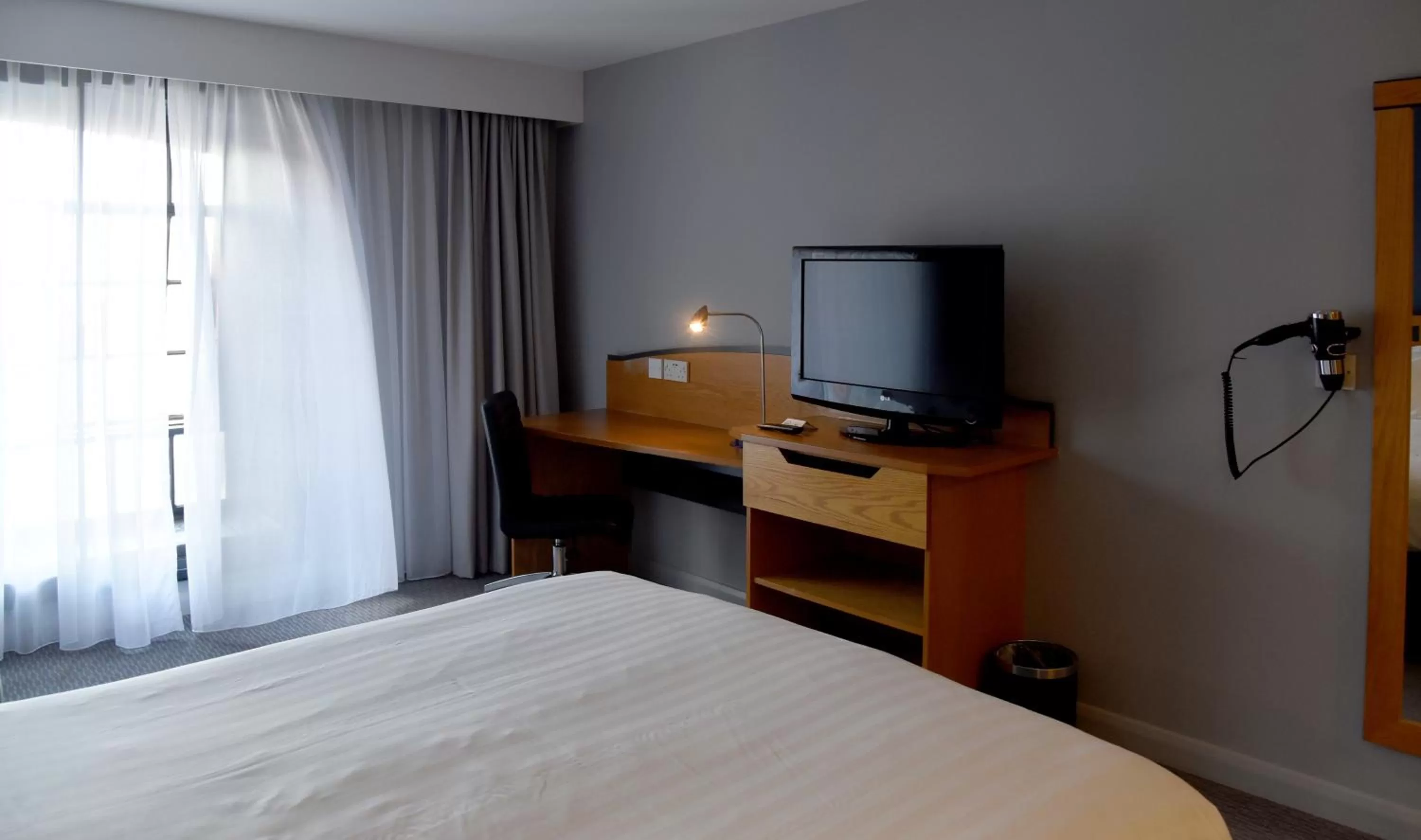 Bed in Holiday Inn Express Liverpool-Albert Dock by IHG