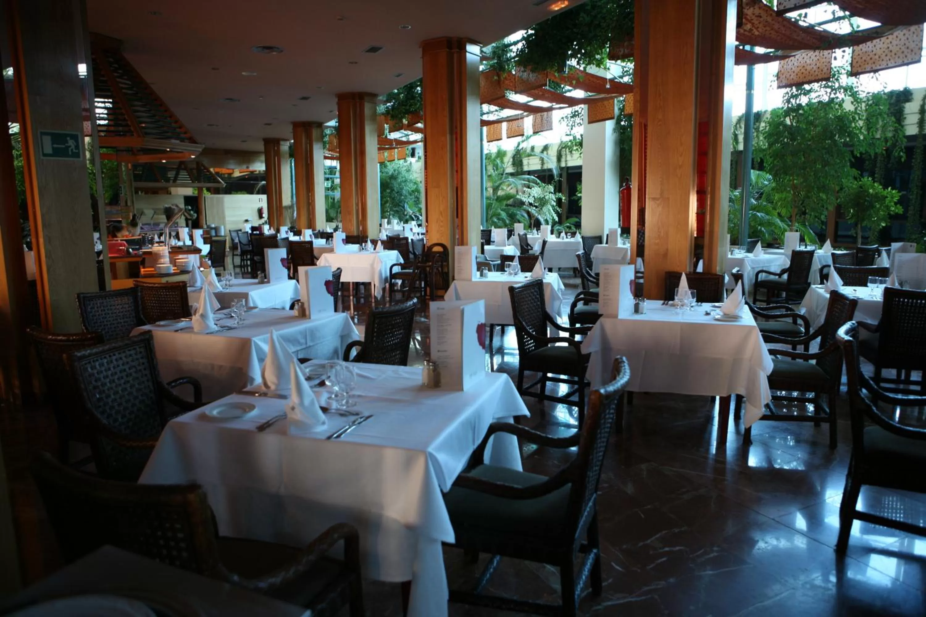 Restaurant/places to eat in Beatriz Costa & Spa