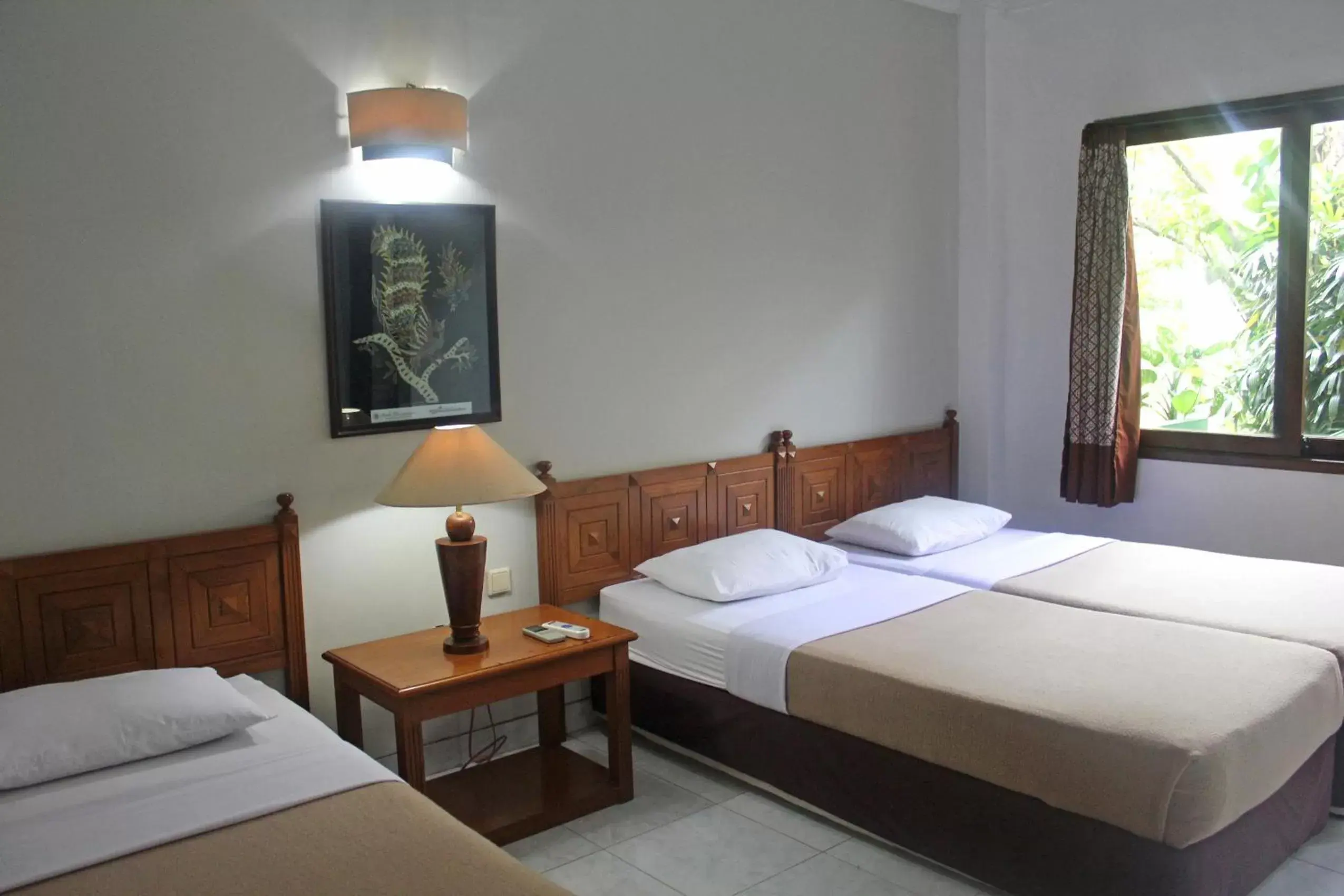 Triple Room with Terrace in Hotel Winotosastro Garden Triple Room with Terrace in Hotel Winotosastro Garden