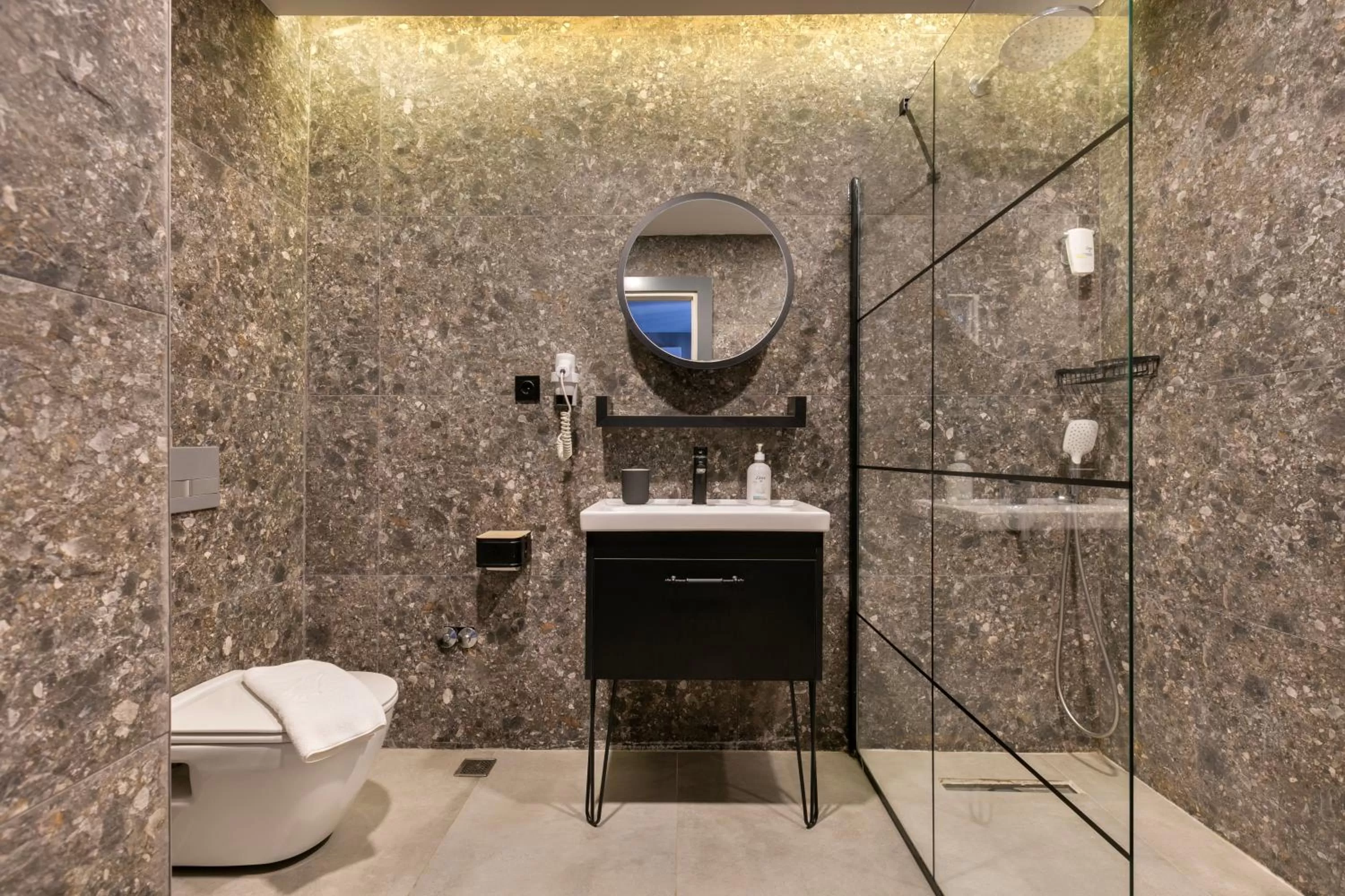 Shower in Azuu Boutique Hotel