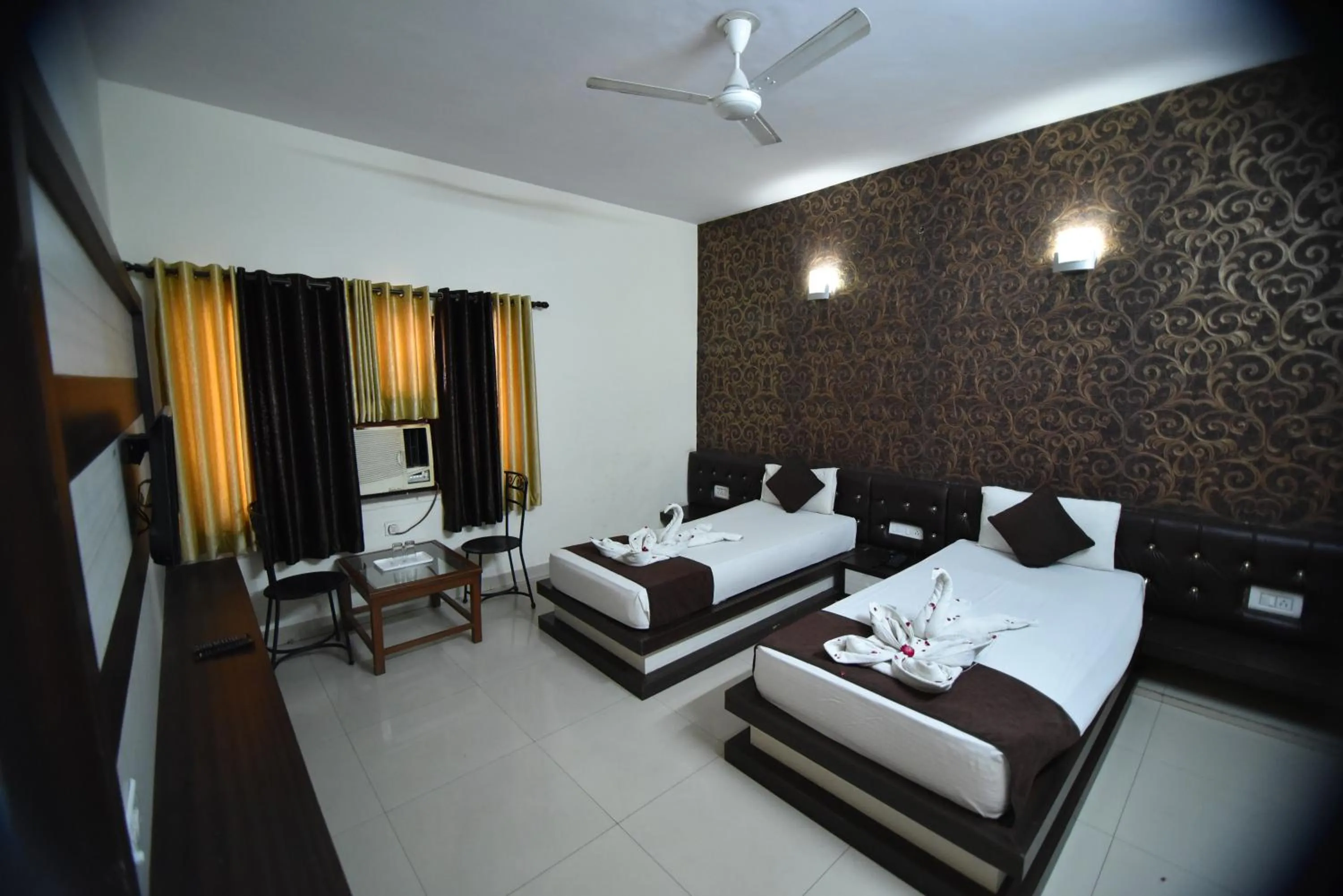 TV and multimedia in Hotel Vaishnavi