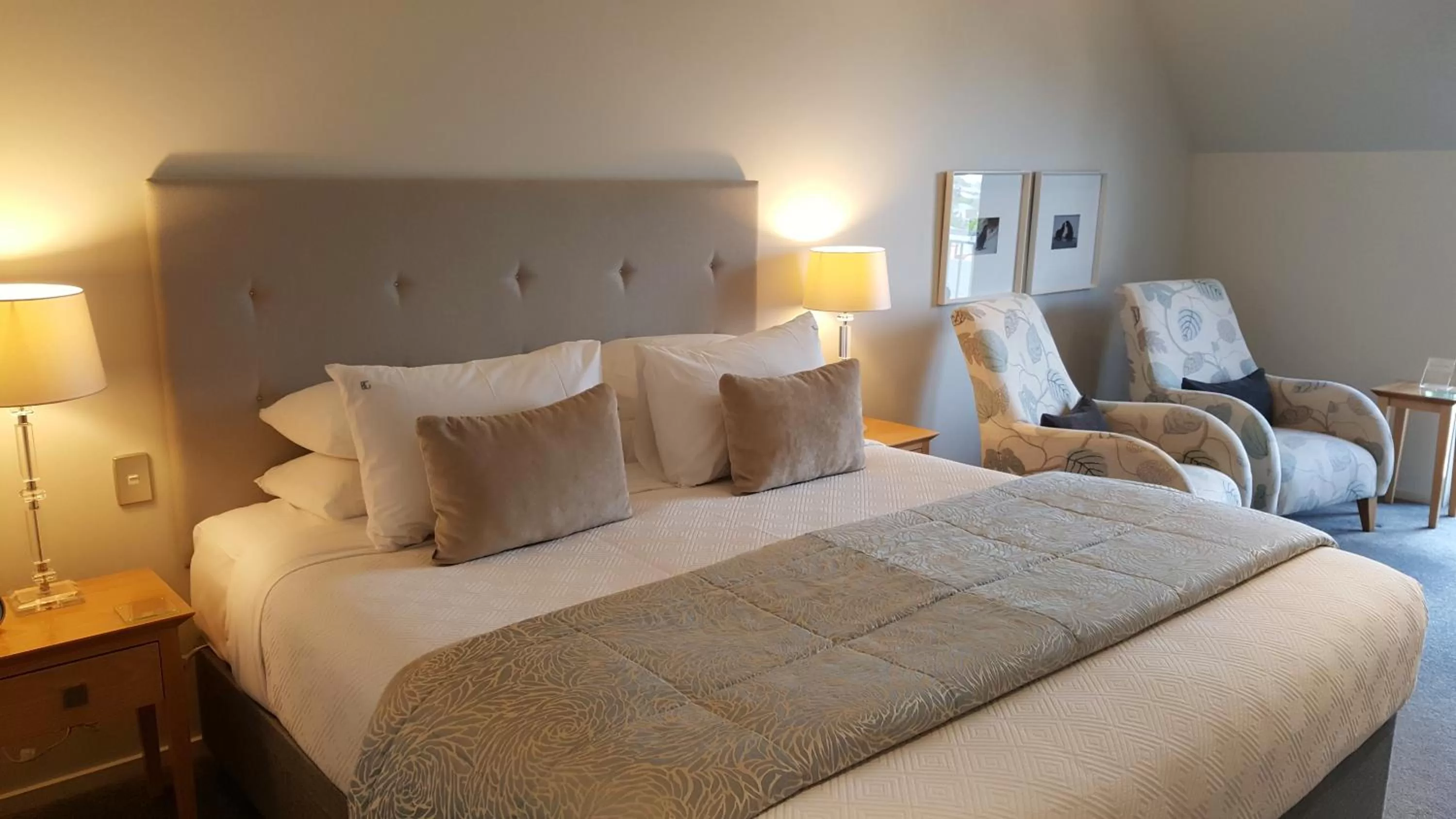 Bed in Bluestone On George