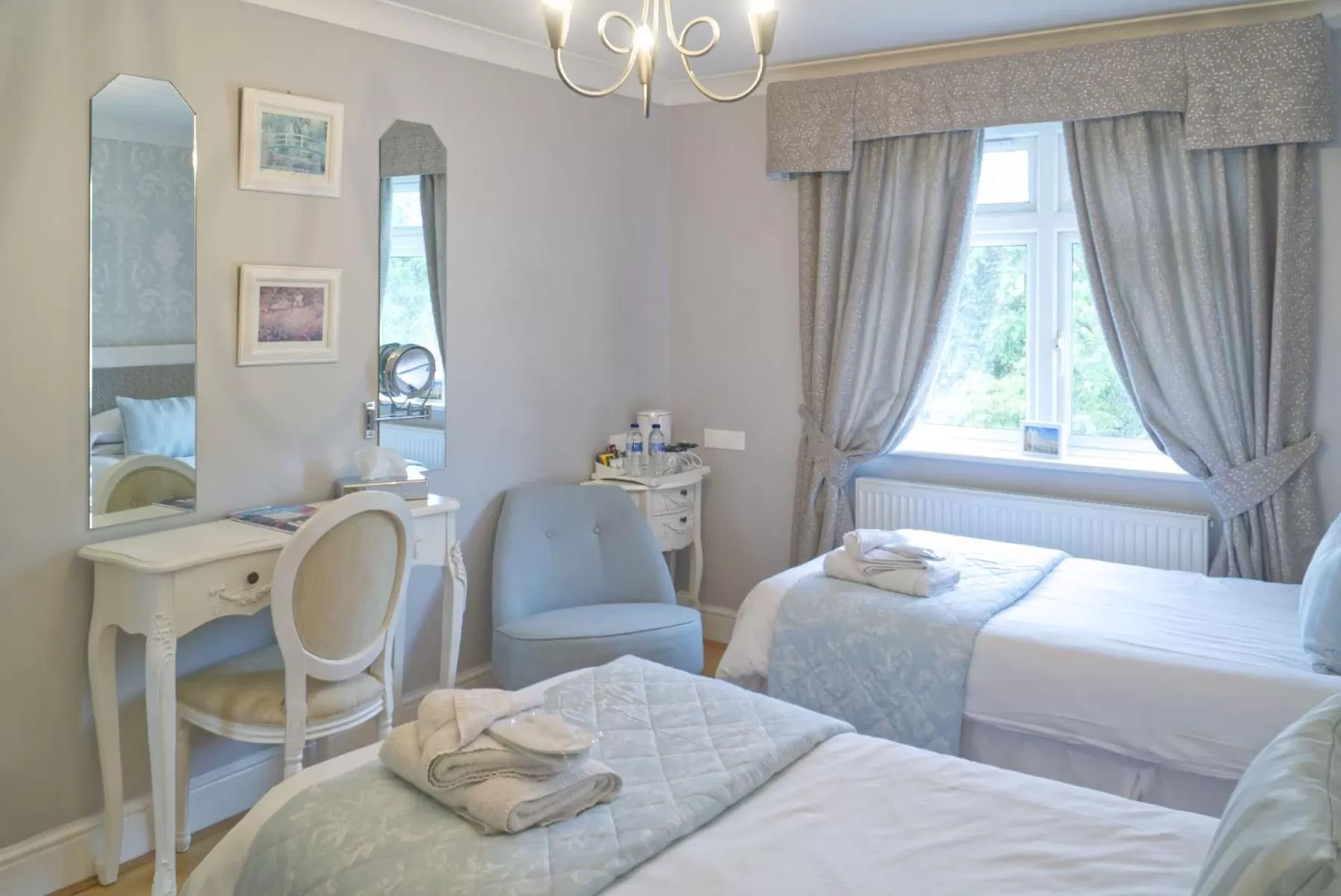 Bed in The Cambridge Guest House by Tas