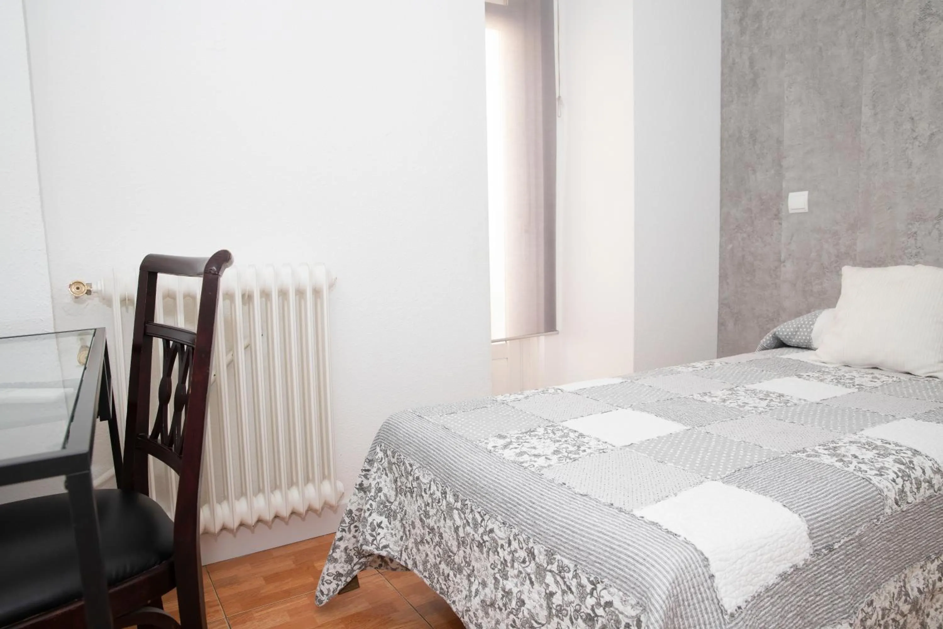 Photo of the whole room, Bed in Hostal Tokio