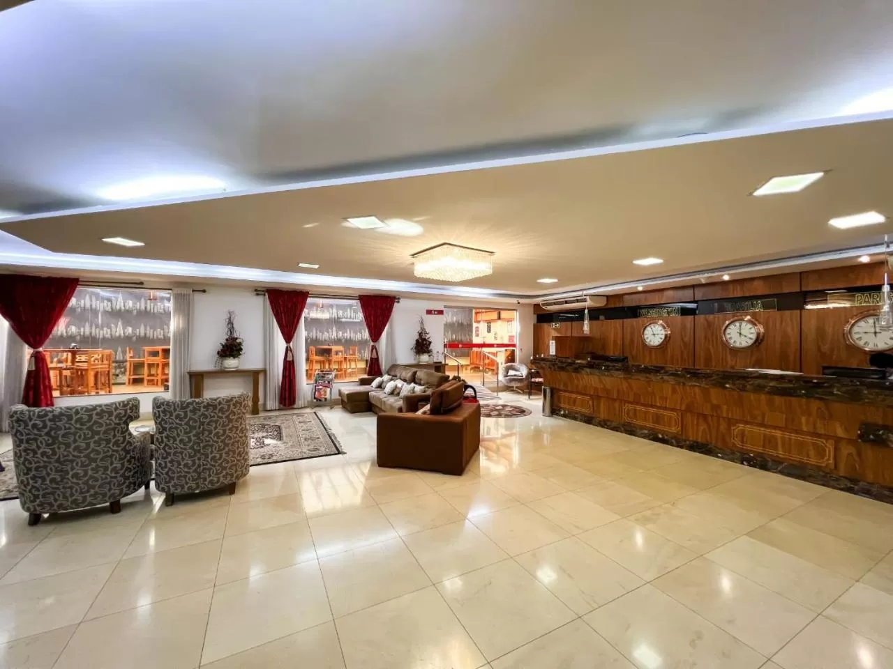 Living room in Paraná Comfort Hotel