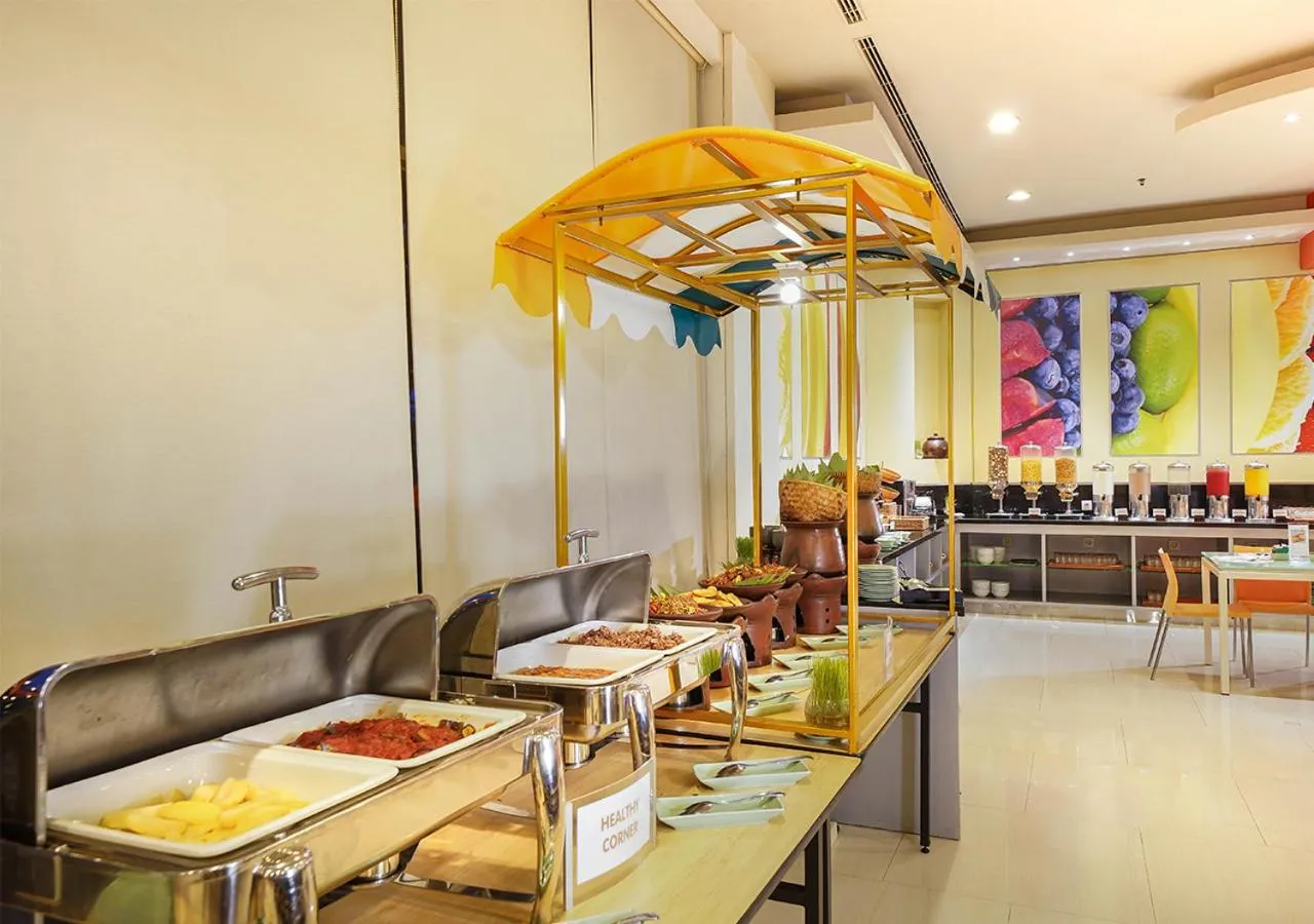 Restaurant/places to eat in HARRIS Hotel Sentul City Bogor