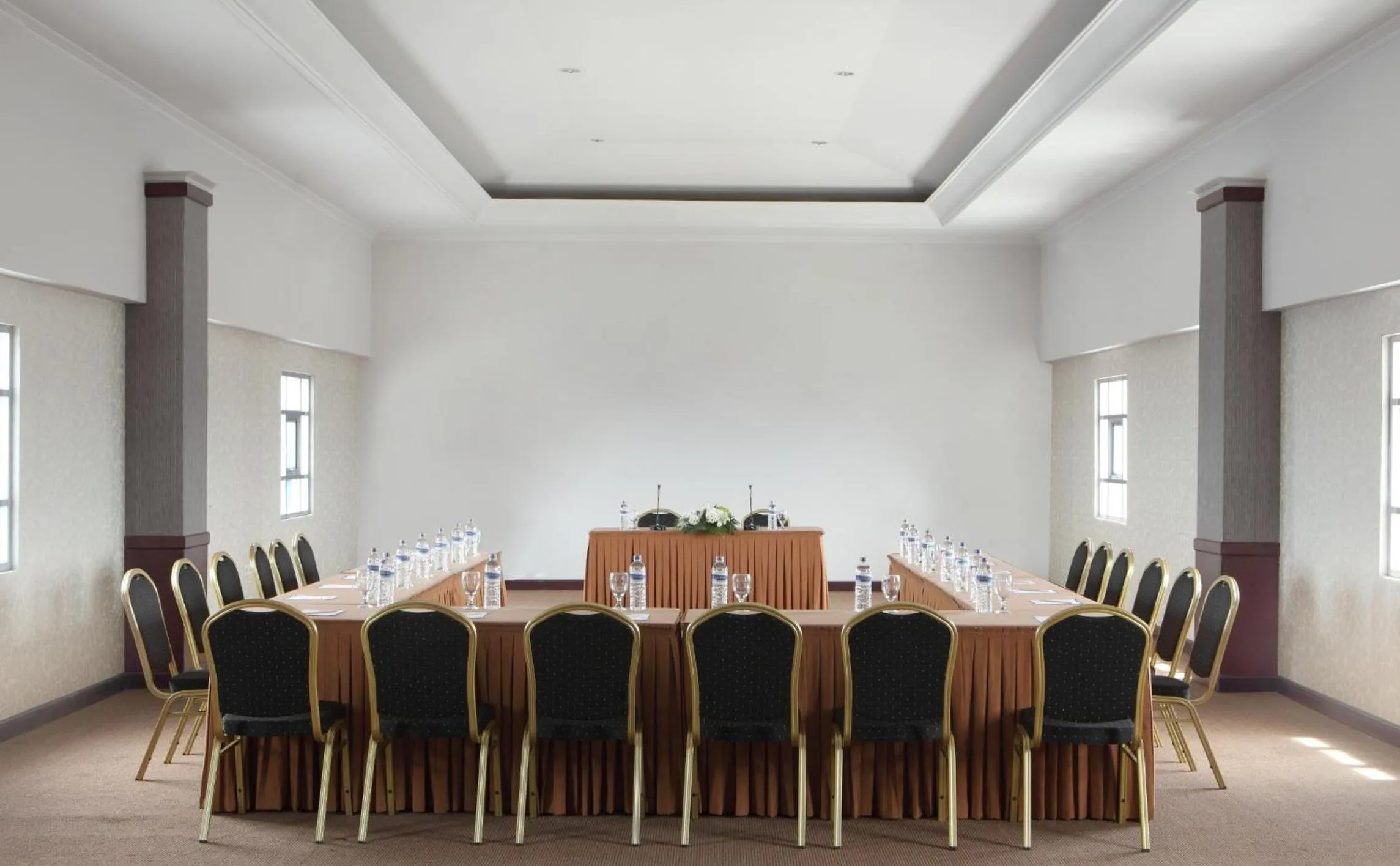 Meeting/conference room in Hotel Dafam Semarang