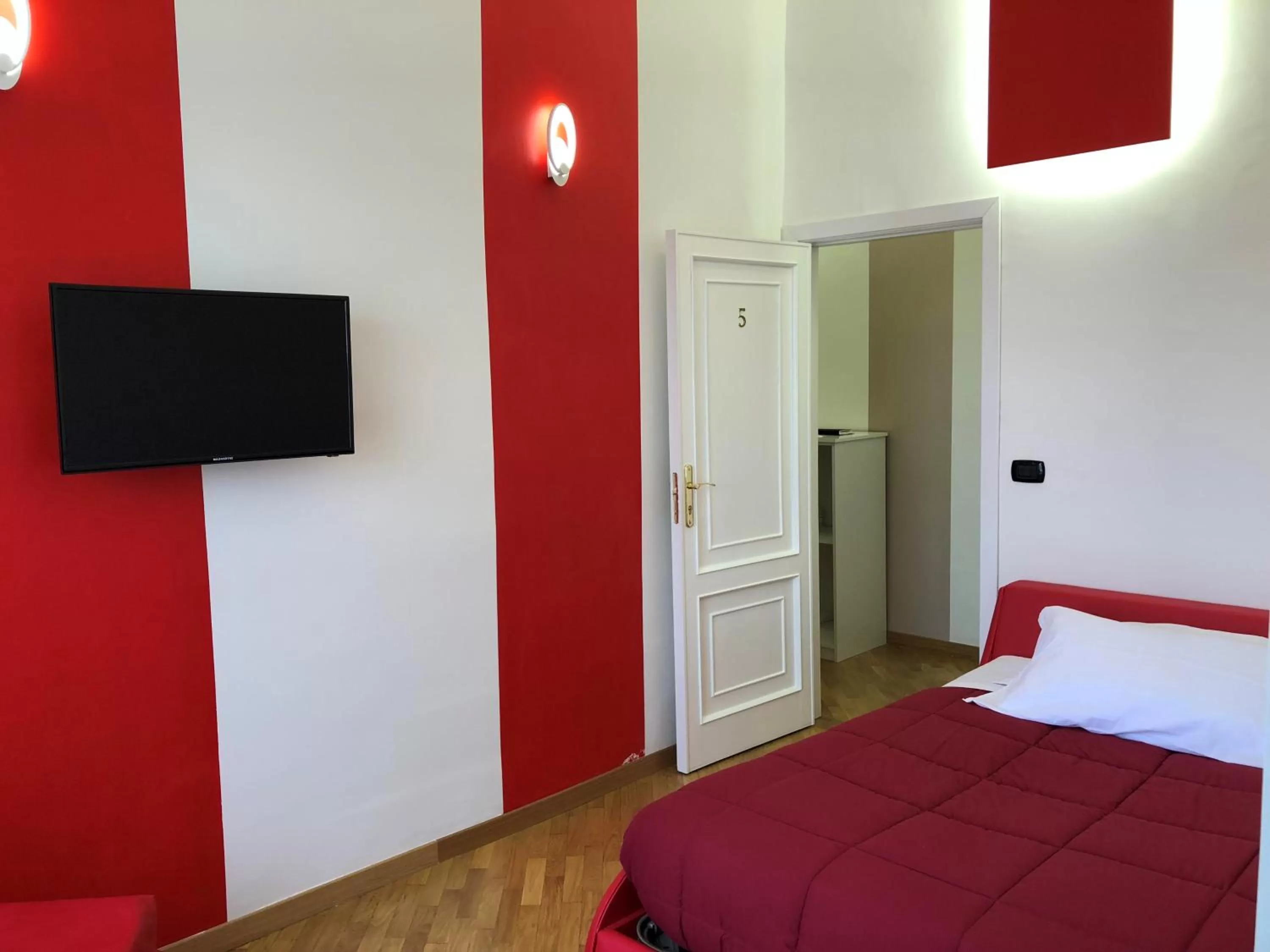 TV/Entertainment Center in Maison Arena Bovio