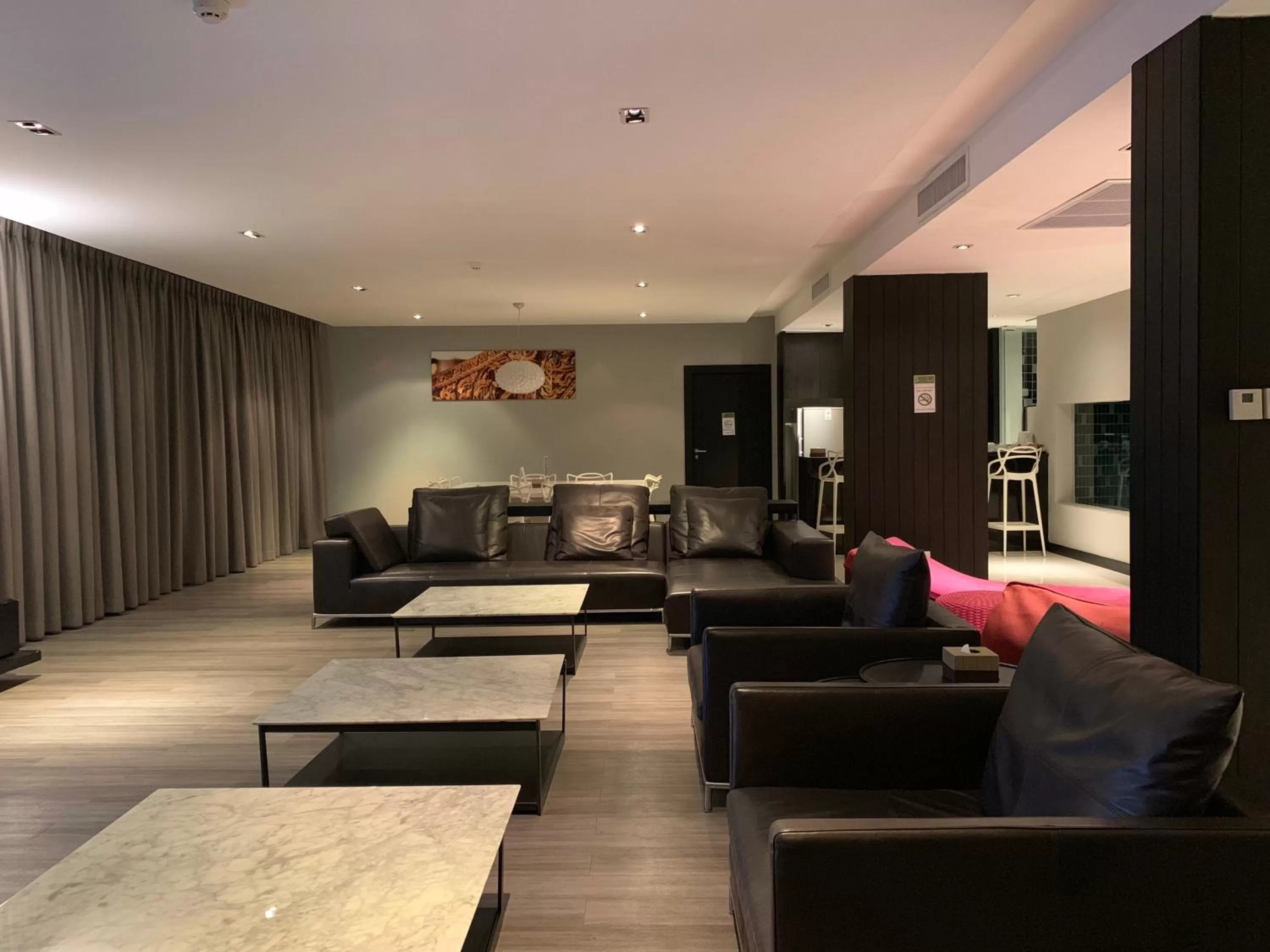 Nightclub / DJ in S Ratchada Leisure Hotel