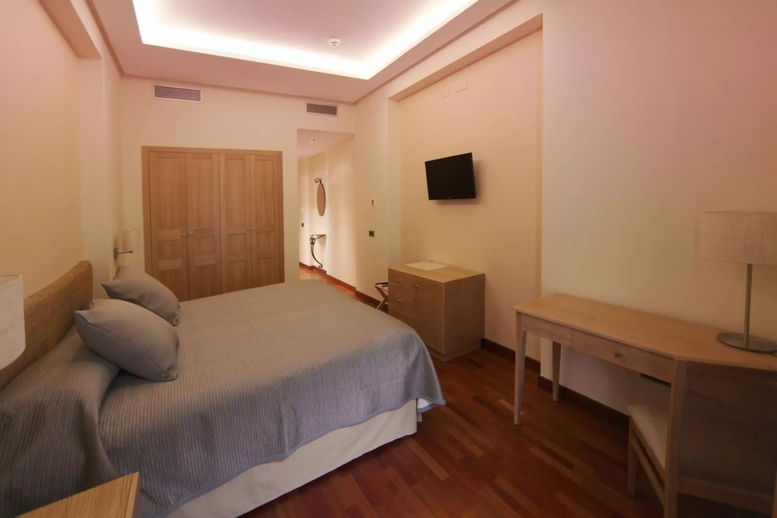 Two Connecting Double Rooms in Casa Consistorial Two Connecting Double Rooms in Casa Consistorial