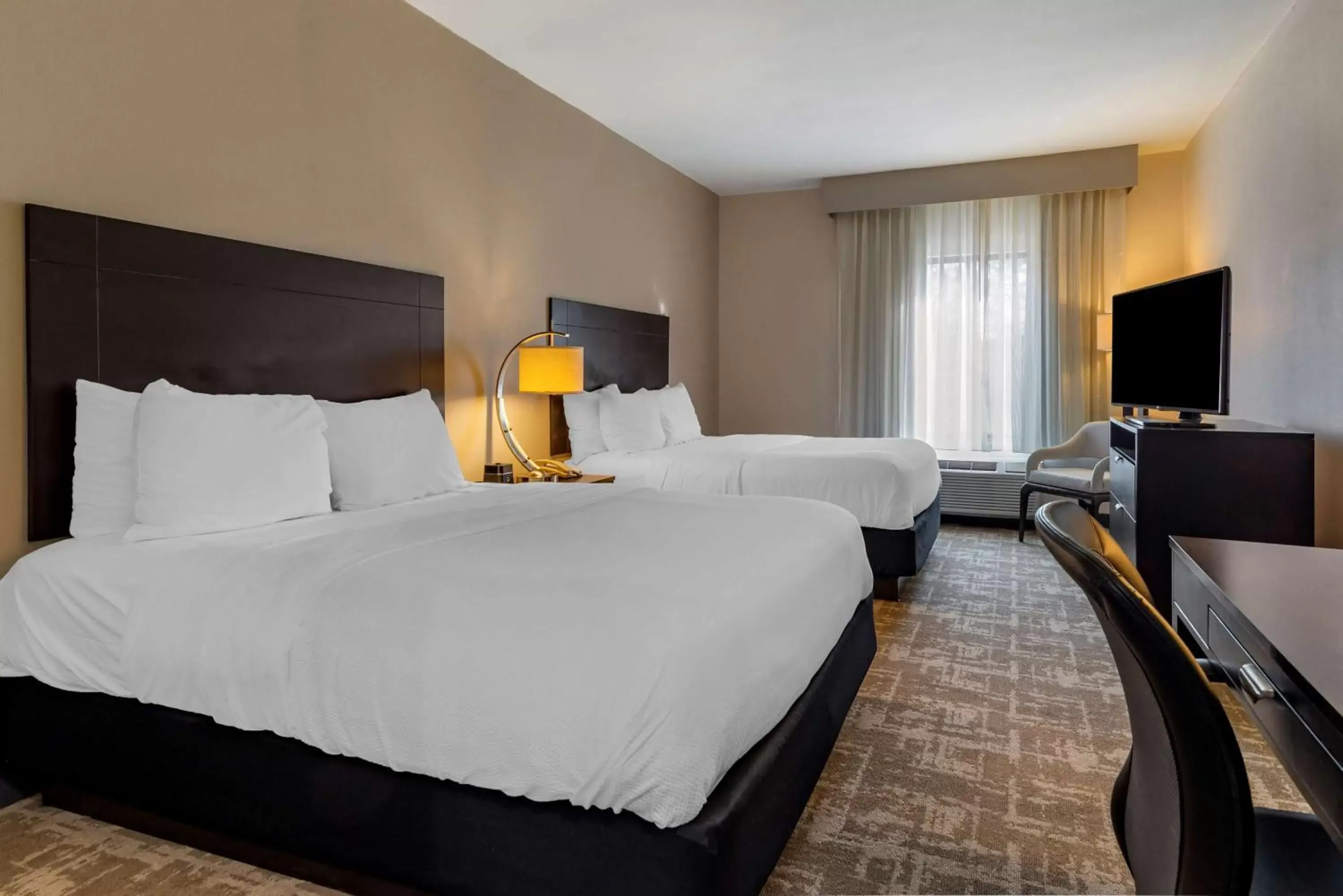 Queen Rooms with Two Queen Beds in Best Western Plus Dalton Inn Queen Rooms with Two Queen Beds in Best Western Plus Dalton Inn