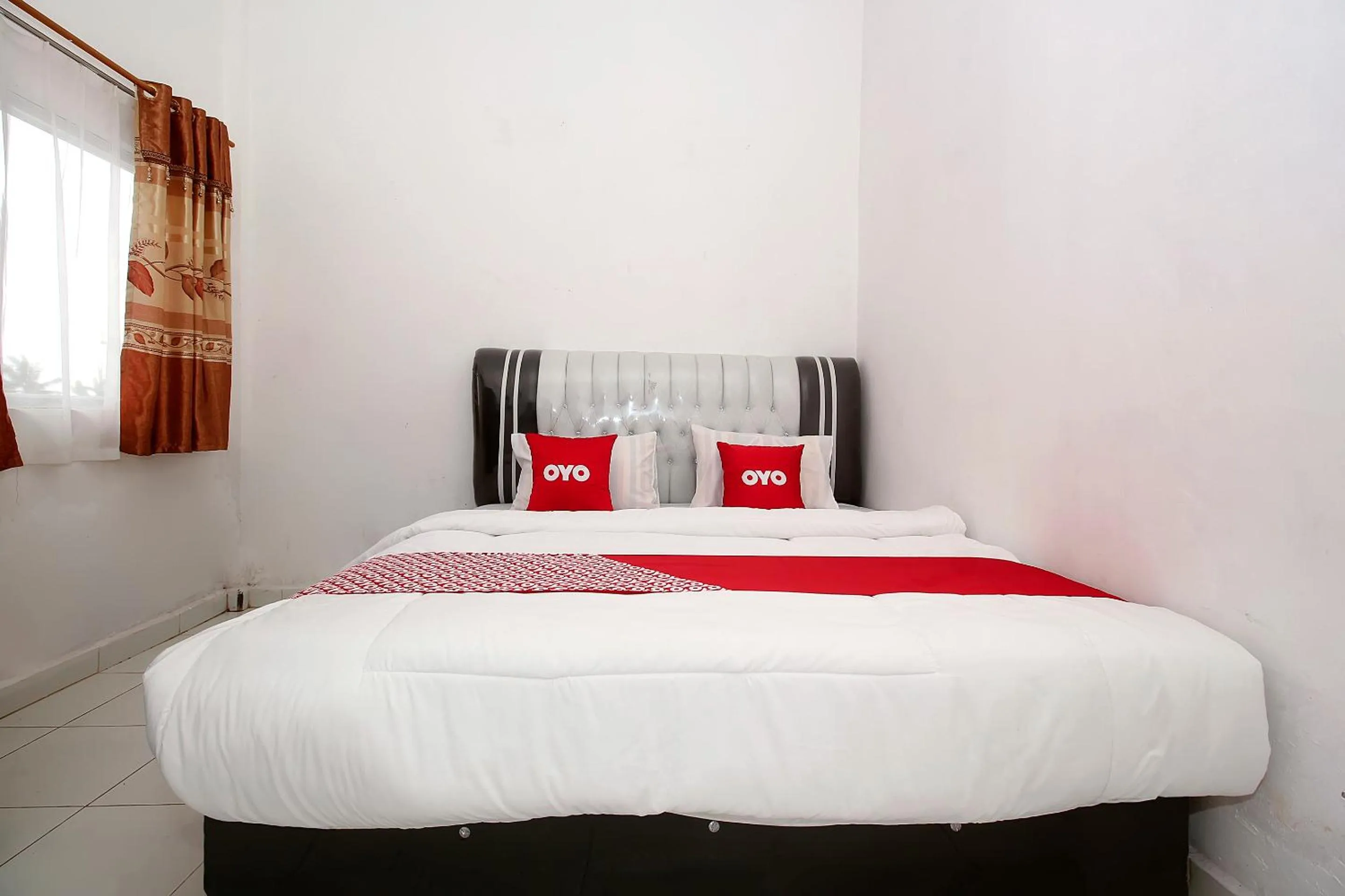 Bedroom, Bed in Hotel O Jasmine Kost Syariah