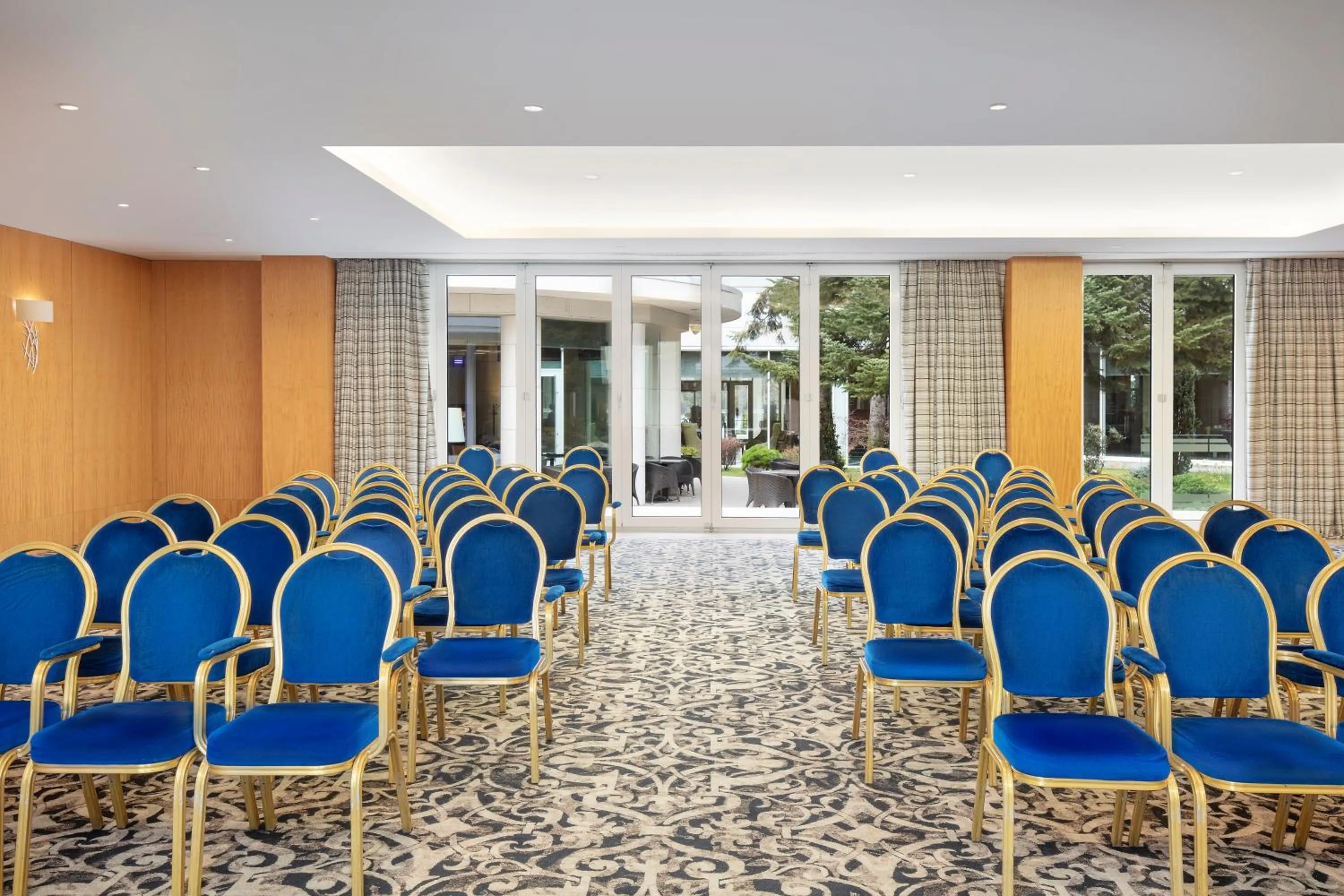 Business facilities in Crowne Plaza Bucharest by IHG